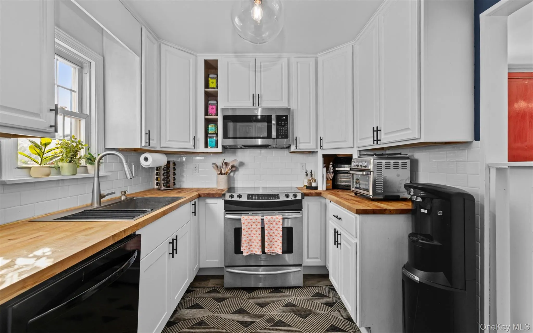 194 Neck Road, Huntington, NY, 3 Bedrooms Bedrooms, 12 Rooms Rooms,2 BathroomsBathrooms,Residential,For Rent,Neck,0,1039742 194 Neck Road, Huntington, NY, 3 Bedrooms Bedrooms, 12 Rooms Rooms,2 BathroomsBathrooms,Residential,For Rent,Neck,0,1039742