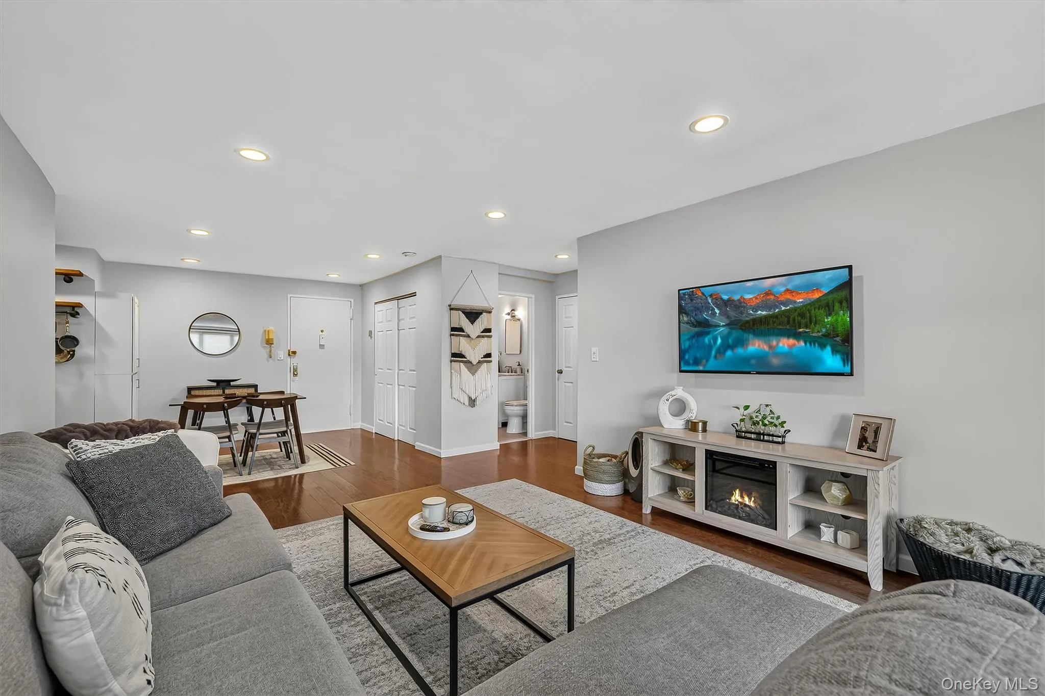 25 Franklin Avenue, White Plains, NY, 1 Bedroom Bedrooms, 3 Rooms Rooms,1 BathroomBathrooms,Residential,For Rent,Franklin,0,1039751 25 Franklin Avenue, White Plains, NY, 1 Bedroom Bedrooms, 3 Rooms Rooms,1 BathroomBathrooms,Residential,For Rent,Franklin,0,1039751