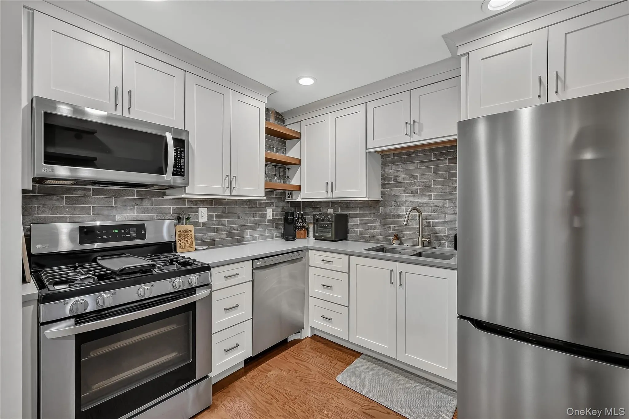 25 Franklin Avenue, White Plains, NY, 1 Bedroom Bedrooms, 3 Rooms Rooms,1 BathroomBathrooms,Residential,For Rent,Franklin,0,1039751 25 Franklin Avenue, White Plains, NY, 1 Bedroom Bedrooms, 3 Rooms Rooms,1 BathroomBathrooms,Residential,For Rent,Franklin,0,1039751