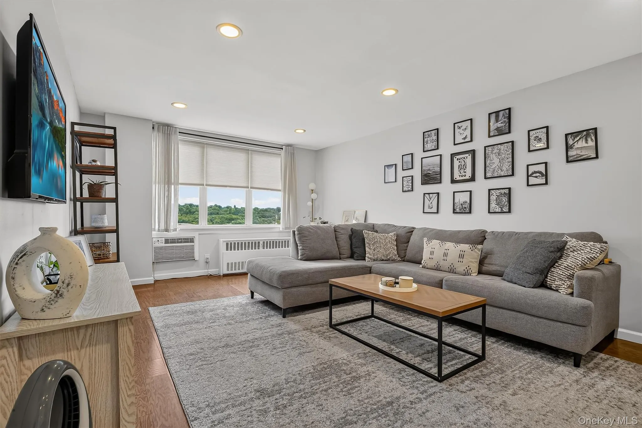 25 Franklin Avenue, White Plains, NY, 1 Bedroom Bedrooms, 3 Rooms Rooms,1 BathroomBathrooms,Residential,For Rent,Franklin,0,1039751 25 Franklin Avenue, White Plains, NY, 1 Bedroom Bedrooms, 3 Rooms Rooms,1 BathroomBathrooms,Residential,For Rent,Franklin,0,1039751