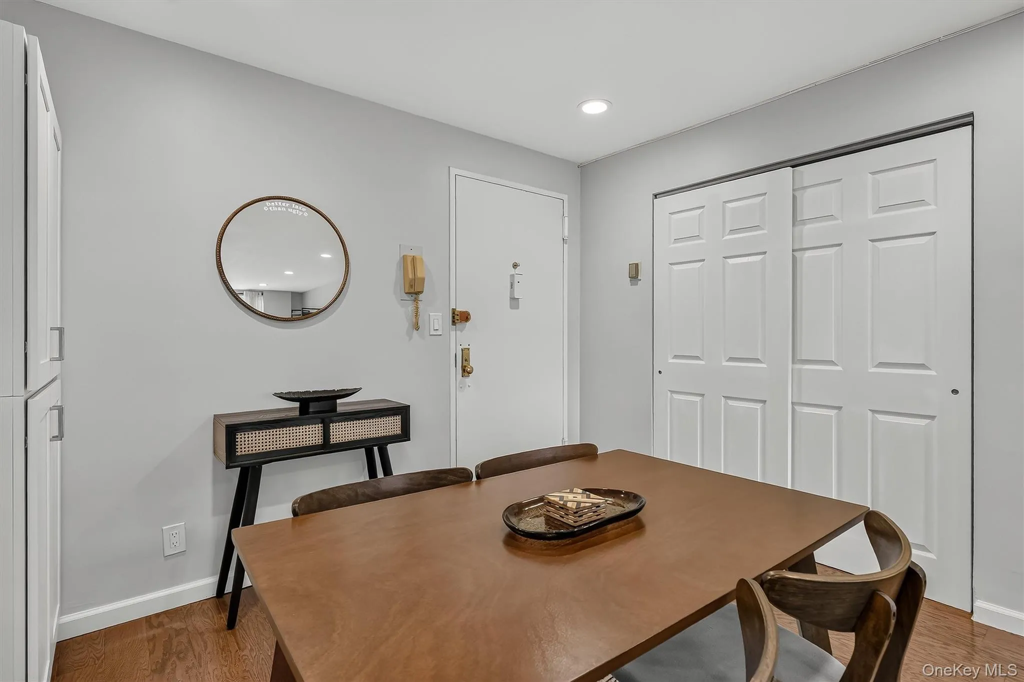 25 Franklin Avenue, White Plains, NY, 1 Bedroom Bedrooms, 3 Rooms Rooms,1 BathroomBathrooms,Residential,For Rent,Franklin,0,1039751 25 Franklin Avenue, White Plains, NY, 1 Bedroom Bedrooms, 3 Rooms Rooms,1 BathroomBathrooms,Residential,For Rent,Franklin,0,1039751