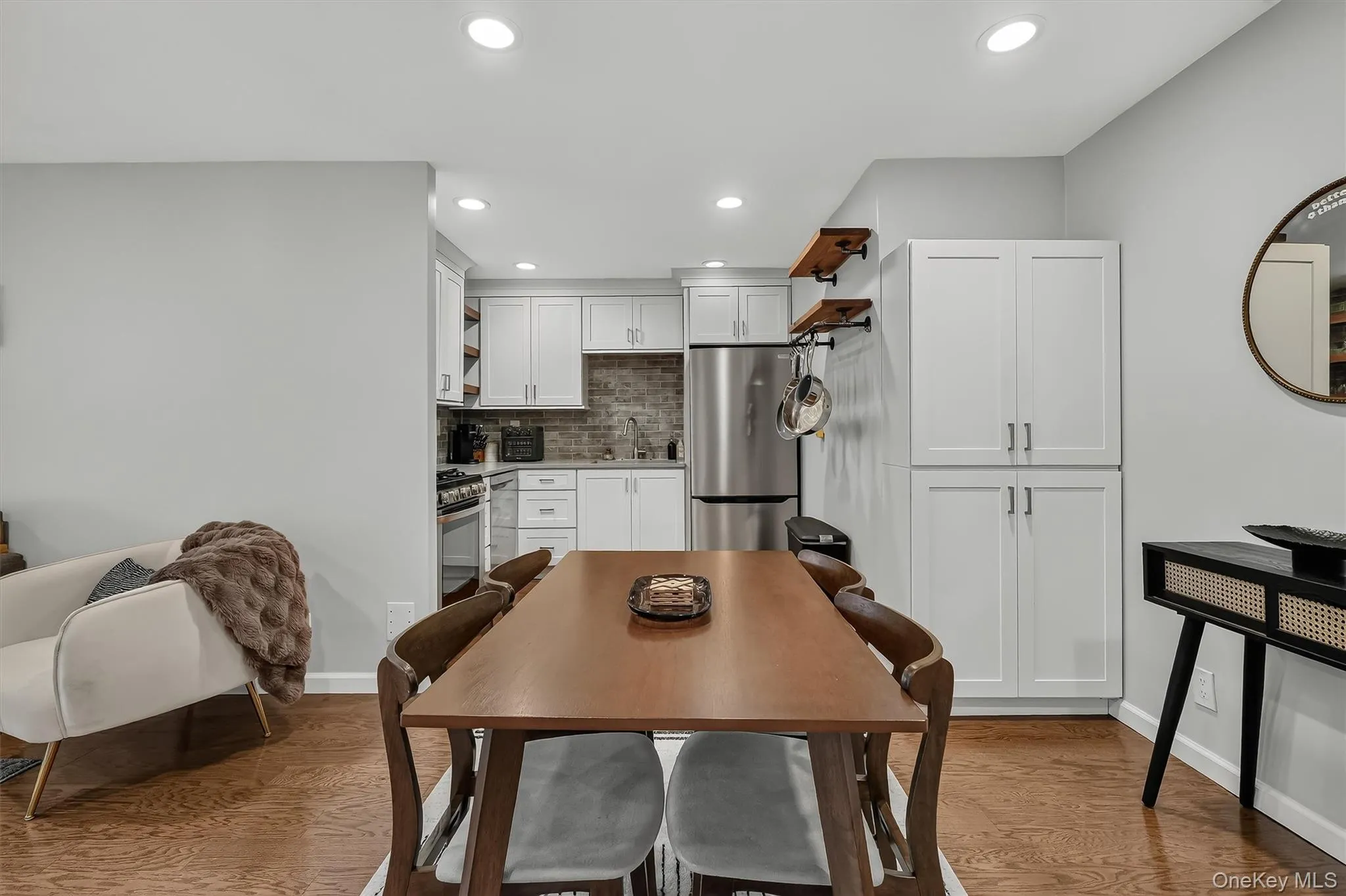 25 Franklin Avenue, White Plains, NY, 1 Bedroom Bedrooms, 3 Rooms Rooms,1 BathroomBathrooms,Residential,For Rent,Franklin,0,1039751 25 Franklin Avenue, White Plains, NY, 1 Bedroom Bedrooms, 3 Rooms Rooms,1 BathroomBathrooms,Residential,For Rent,Franklin,0,1039751