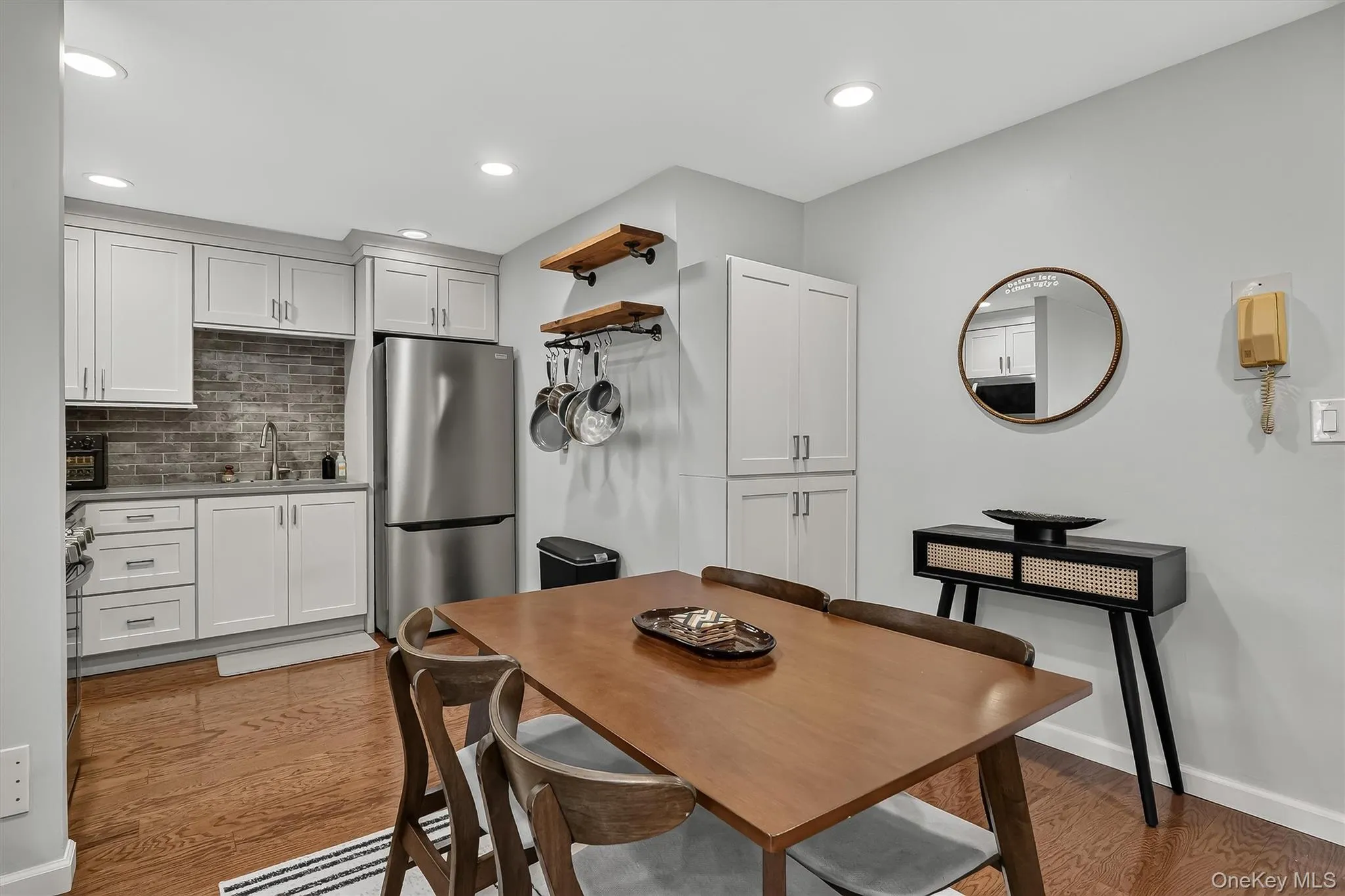 25 Franklin Avenue, White Plains, NY, 1 Bedroom Bedrooms, 3 Rooms Rooms,1 BathroomBathrooms,Residential,For Rent,Franklin,0,1039751 25 Franklin Avenue, White Plains, NY, 1 Bedroom Bedrooms, 3 Rooms Rooms,1 BathroomBathrooms,Residential,For Rent,Franklin,0,1039751