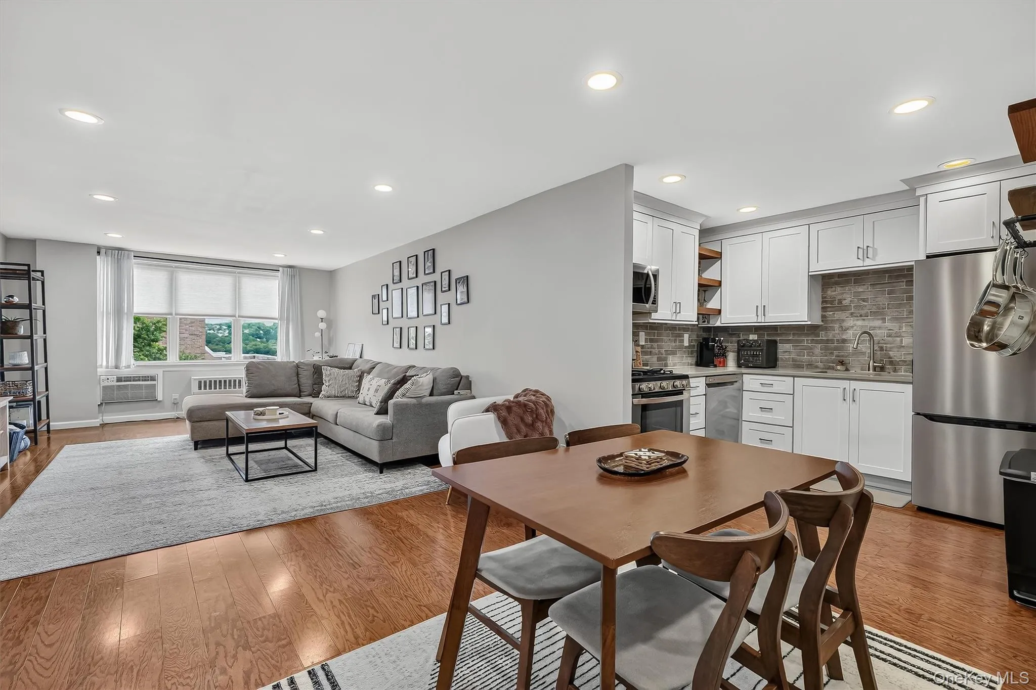 25 Franklin Avenue, White Plains, NY, 1 Bedroom Bedrooms, 3 Rooms Rooms,1 BathroomBathrooms,Residential,For Rent,Franklin,0,1039751 25 Franklin Avenue, White Plains, NY, 1 Bedroom Bedrooms, 3 Rooms Rooms,1 BathroomBathrooms,Residential,For Rent,Franklin,0,1039751