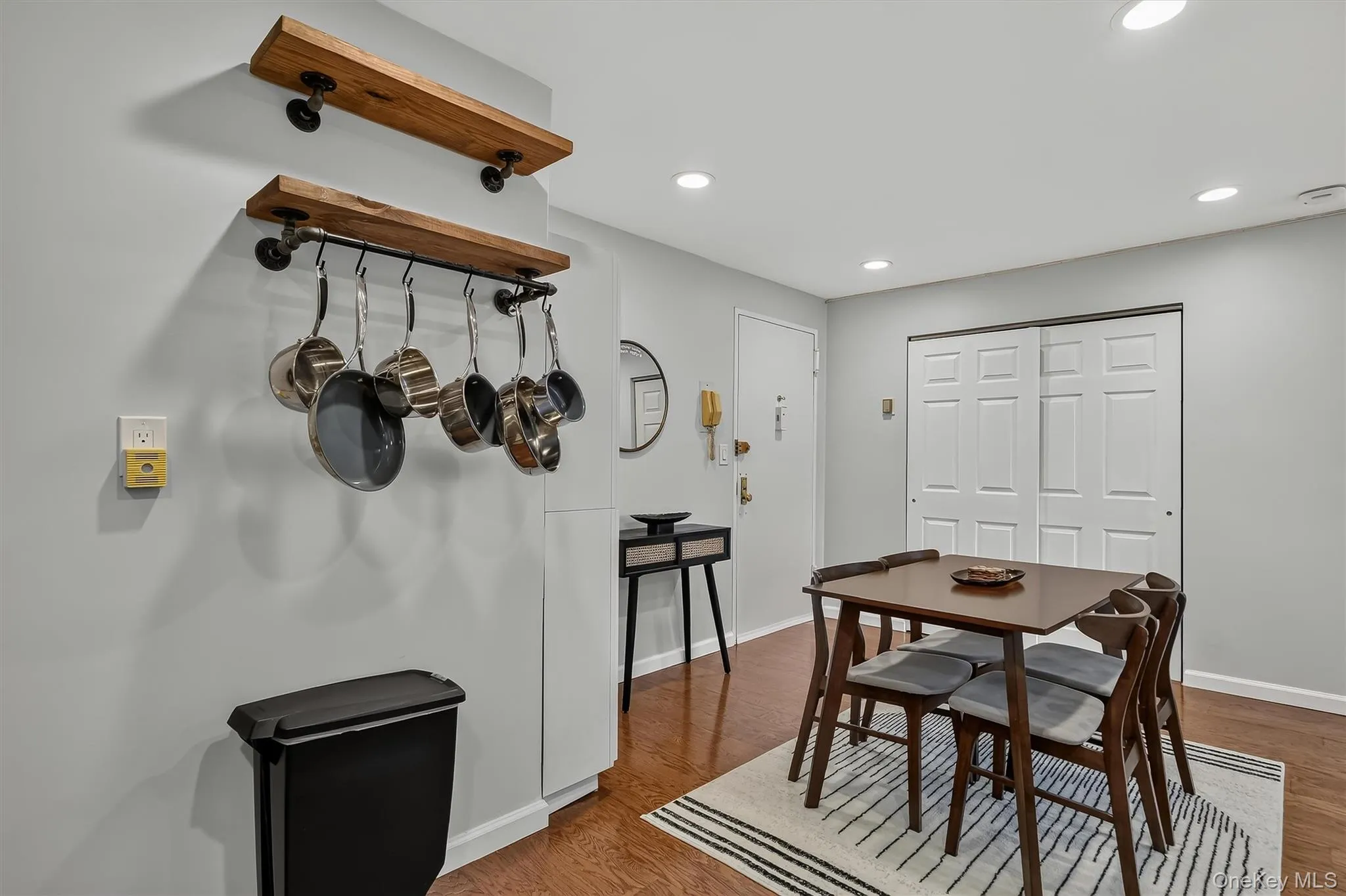 25 Franklin Avenue, White Plains, NY, 1 Bedroom Bedrooms, 3 Rooms Rooms,1 BathroomBathrooms,Residential,For Rent,Franklin,0,1039751 25 Franklin Avenue, White Plains, NY, 1 Bedroom Bedrooms, 3 Rooms Rooms,1 BathroomBathrooms,Residential,For Rent,Franklin,0,1039751