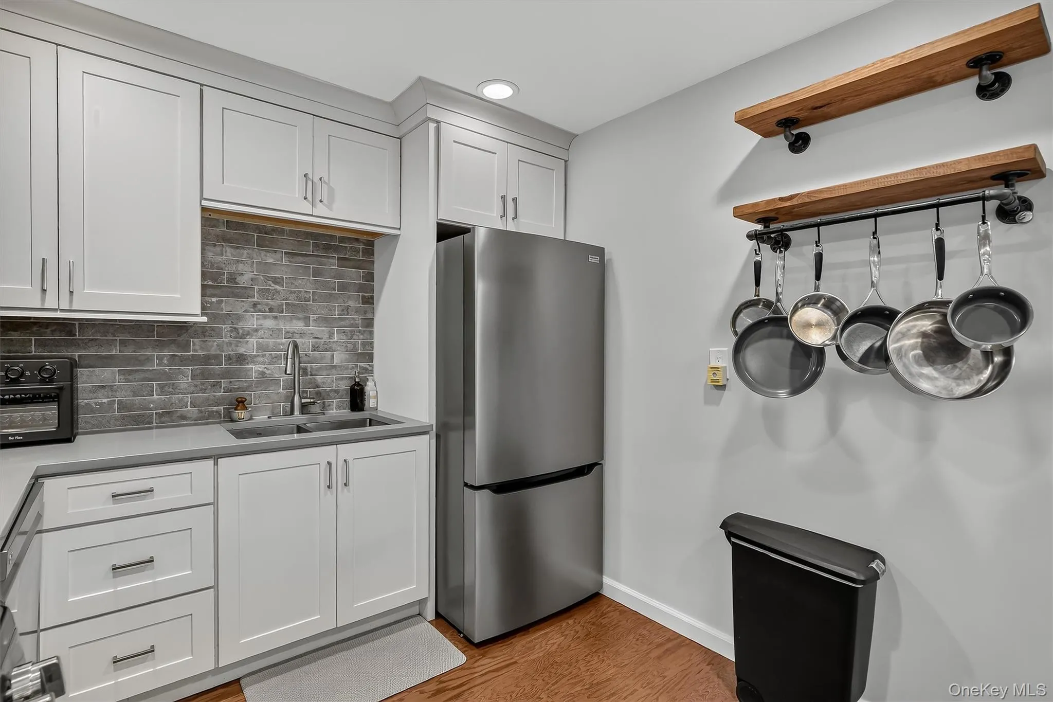 25 Franklin Avenue, White Plains, NY, 1 Bedroom Bedrooms, 3 Rooms Rooms,1 BathroomBathrooms,Residential,For Rent,Franklin,0,1039751 25 Franklin Avenue, White Plains, NY, 1 Bedroom Bedrooms, 3 Rooms Rooms,1 BathroomBathrooms,Residential,For Rent,Franklin,0,1039751