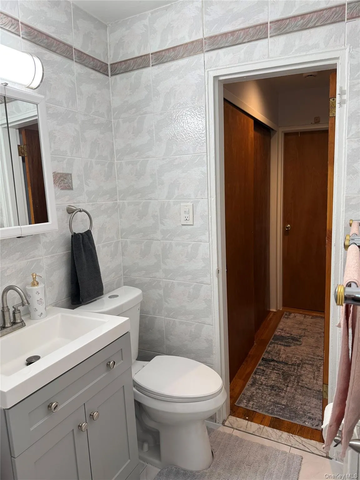 226-09 Union Turnpike, New York, NY, 1 Bedroom Bedrooms, 4 Rooms Rooms,1 BathroomBathrooms,Residential,For Rent,Union,0,1039754 226-09 Union Turnpike, New York, NY, 1 Bedroom Bedrooms, 4 Rooms Rooms,1 BathroomBathrooms,Residential,For Rent,Union,0,1039754