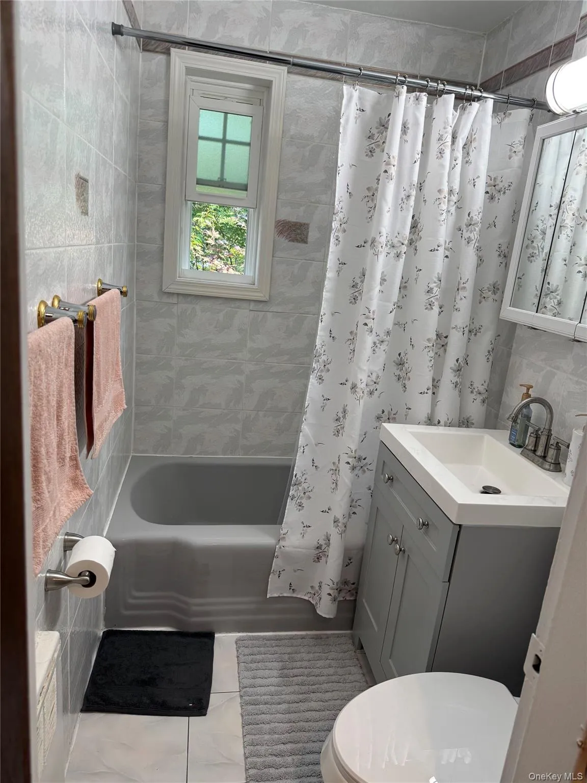 226-09 Union Turnpike, New York, NY, 1 Bedroom Bedrooms, 4 Rooms Rooms,1 BathroomBathrooms,Residential,For Rent,Union,0,1039754 226-09 Union Turnpike, New York, NY, 1 Bedroom Bedrooms, 4 Rooms Rooms,1 BathroomBathrooms,Residential,For Rent,Union,0,1039754