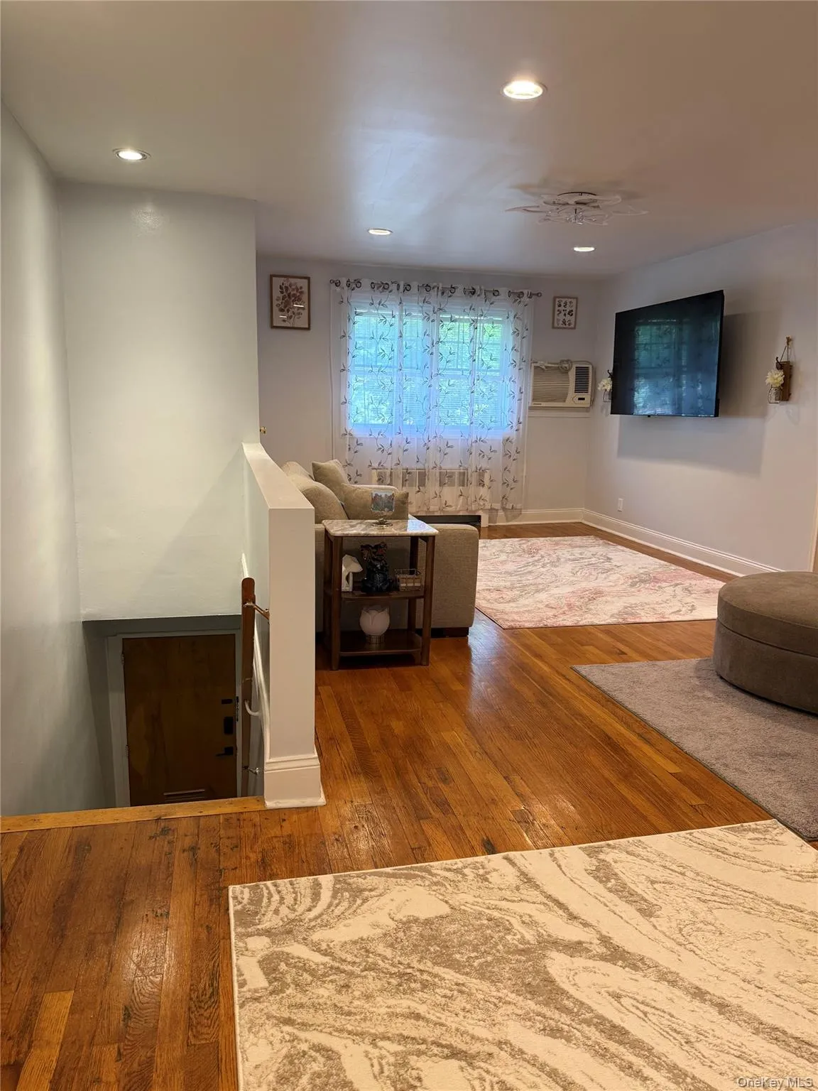 226-09 Union Turnpike, New York, NY, 1 Bedroom Bedrooms, 4 Rooms Rooms,1 BathroomBathrooms,Residential,For Rent,Union,0,1039754 226-09 Union Turnpike, New York, NY, 1 Bedroom Bedrooms, 4 Rooms Rooms,1 BathroomBathrooms,Residential,For Rent,Union,0,1039754