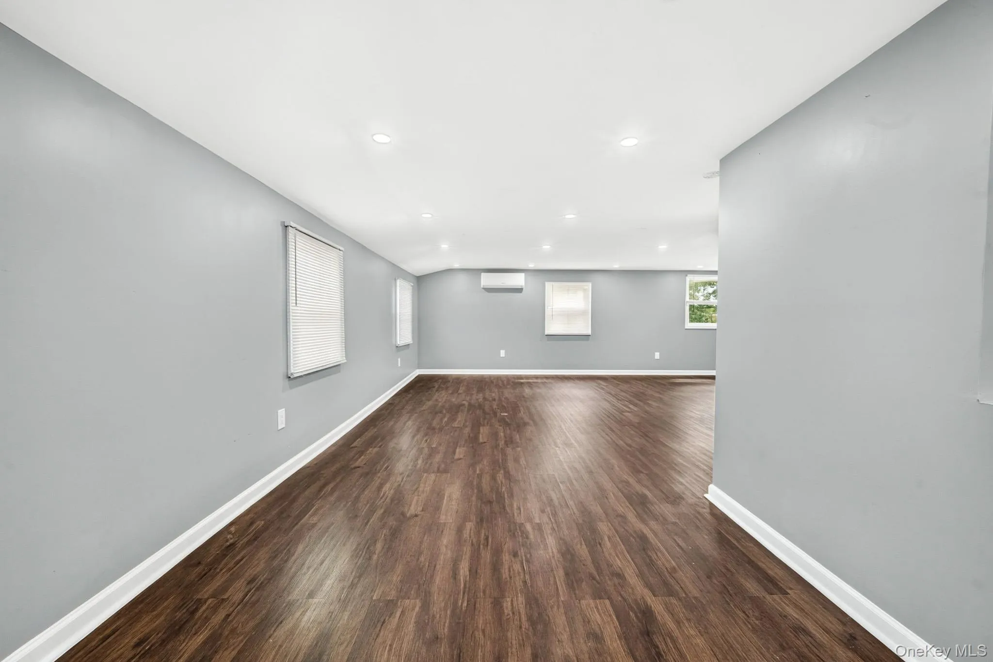 10 Park Court, Oyster Bay, NY, 4 Bedrooms Bedrooms, 7 Rooms Rooms,2 BathroomsBathrooms,Residential,For Rent,Park,0,1039758 10 Park Court, Oyster Bay, NY, 4 Bedrooms Bedrooms, 7 Rooms Rooms,2 BathroomsBathrooms,Residential,For Rent,Park,0,1039758