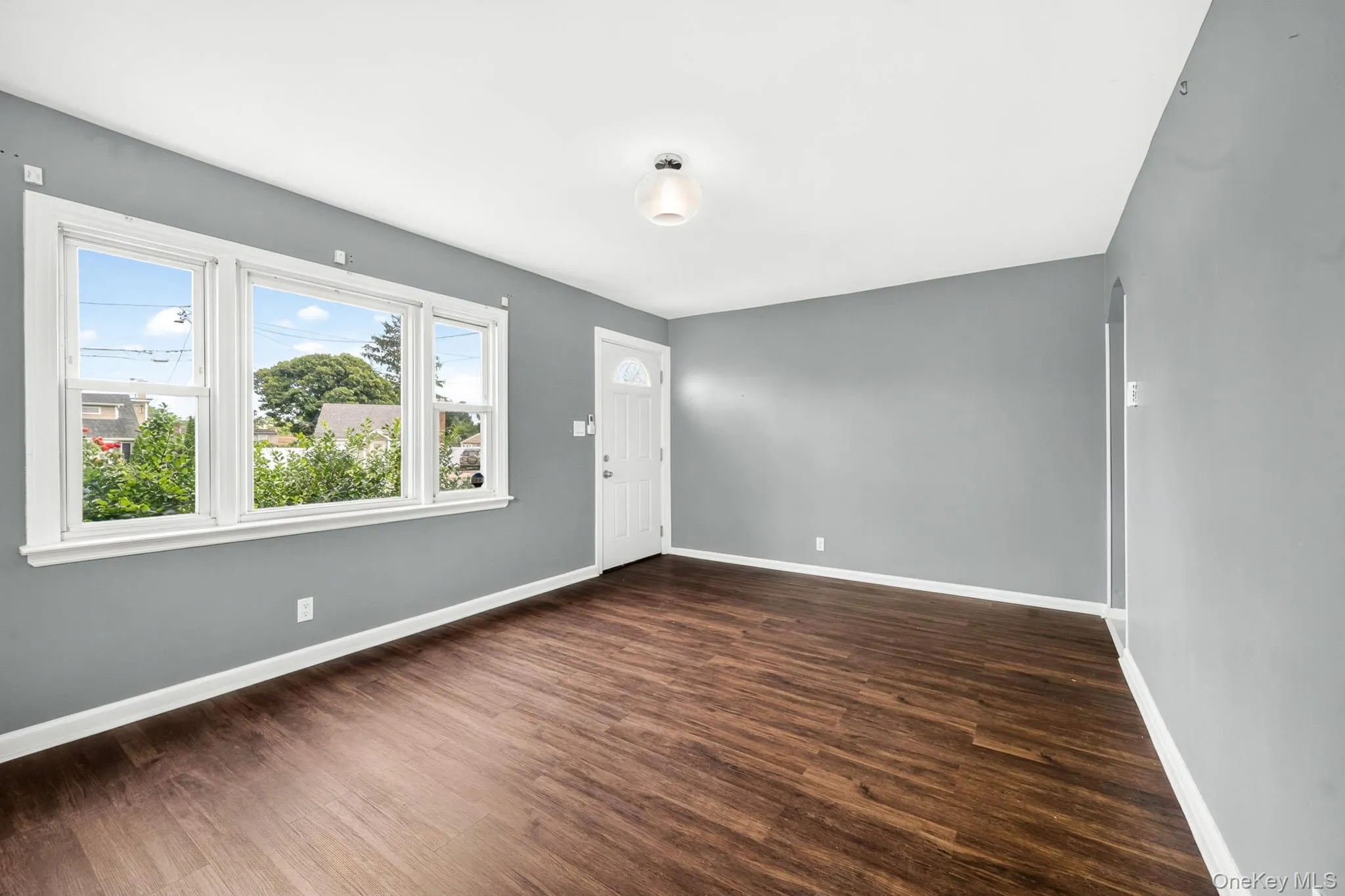 10 Park Court, Oyster Bay, NY, 4 Bedrooms Bedrooms, 7 Rooms Rooms,2 BathroomsBathrooms,Residential,For Rent,Park,0,1039758 10 Park Court, Oyster Bay, NY, 4 Bedrooms Bedrooms, 7 Rooms Rooms,2 BathroomsBathrooms,Residential,For Rent,Park,0,1039758