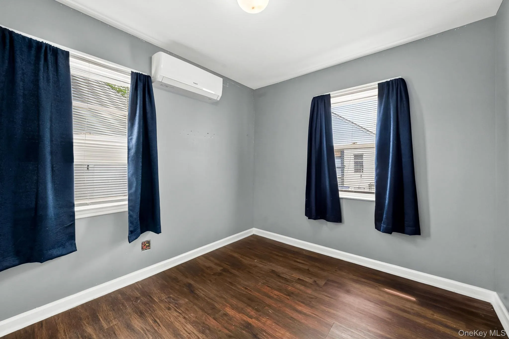 10 Park Court, Oyster Bay, NY, 4 Bedrooms Bedrooms, 7 Rooms Rooms,2 BathroomsBathrooms,Residential,For Rent,Park,0,1039758 10 Park Court, Oyster Bay, NY, 4 Bedrooms Bedrooms, 7 Rooms Rooms,2 BathroomsBathrooms,Residential,For Rent,Park,0,1039758