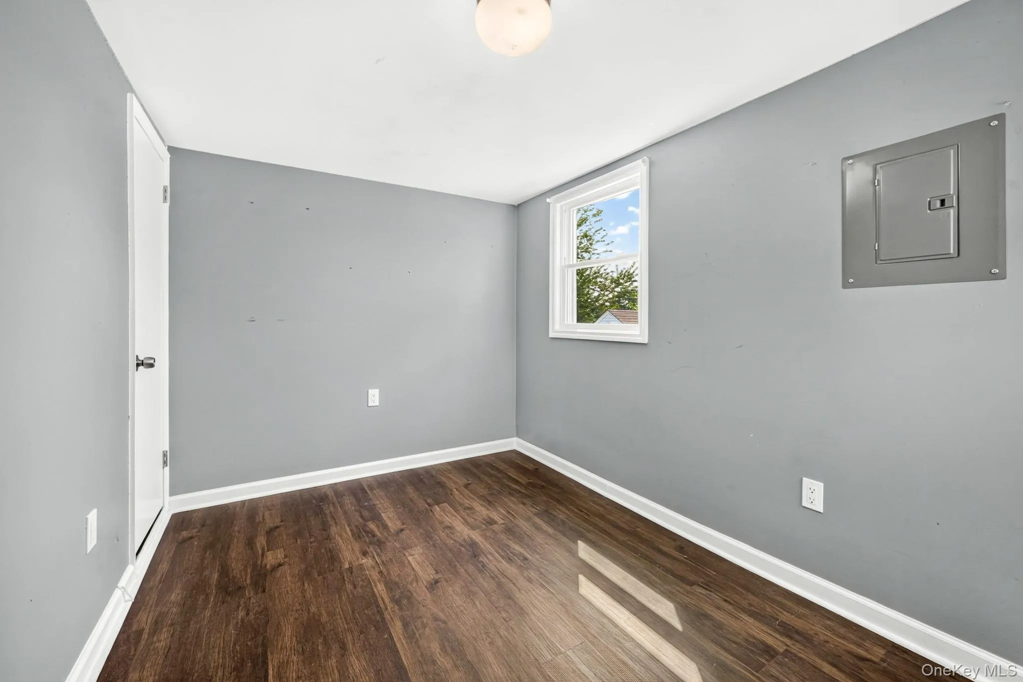 10 Park Court, Oyster Bay, NY, 4 Bedrooms Bedrooms, 7 Rooms Rooms,2 BathroomsBathrooms,Residential,For Rent,Park,0,1039758 10 Park Court, Oyster Bay, NY, 4 Bedrooms Bedrooms, 7 Rooms Rooms,2 BathroomsBathrooms,Residential,For Rent,Park,0,1039758
