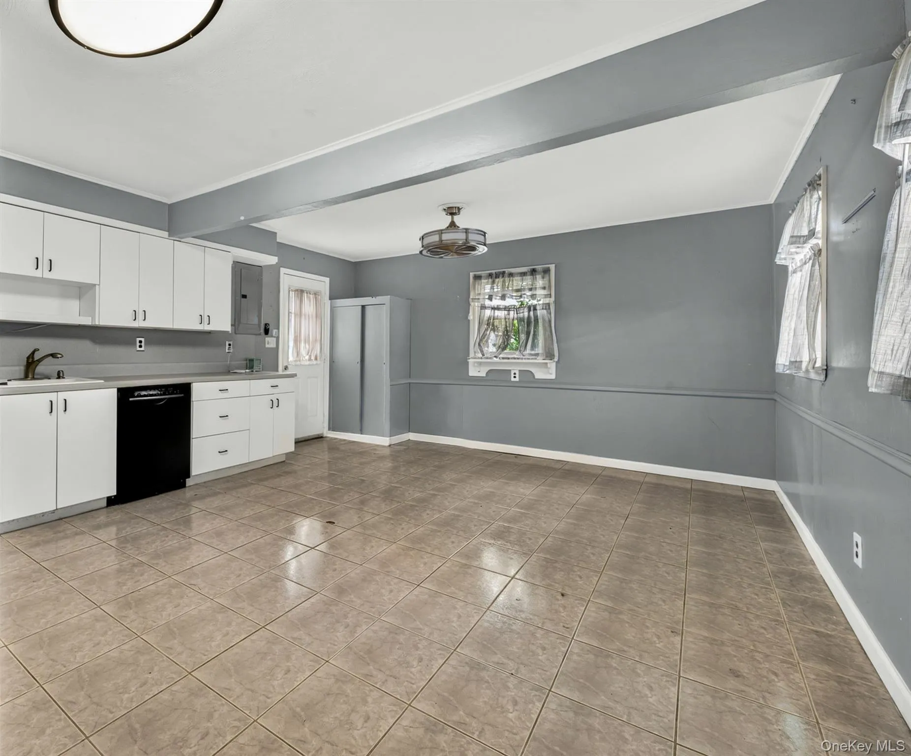 10 Park Court, Oyster Bay, NY, 4 Bedrooms Bedrooms, 7 Rooms Rooms,2 BathroomsBathrooms,Residential,For Rent,Park,0,1039758 10 Park Court, Oyster Bay, NY, 4 Bedrooms Bedrooms, 7 Rooms Rooms,2 BathroomsBathrooms,Residential,For Rent,Park,0,1039758