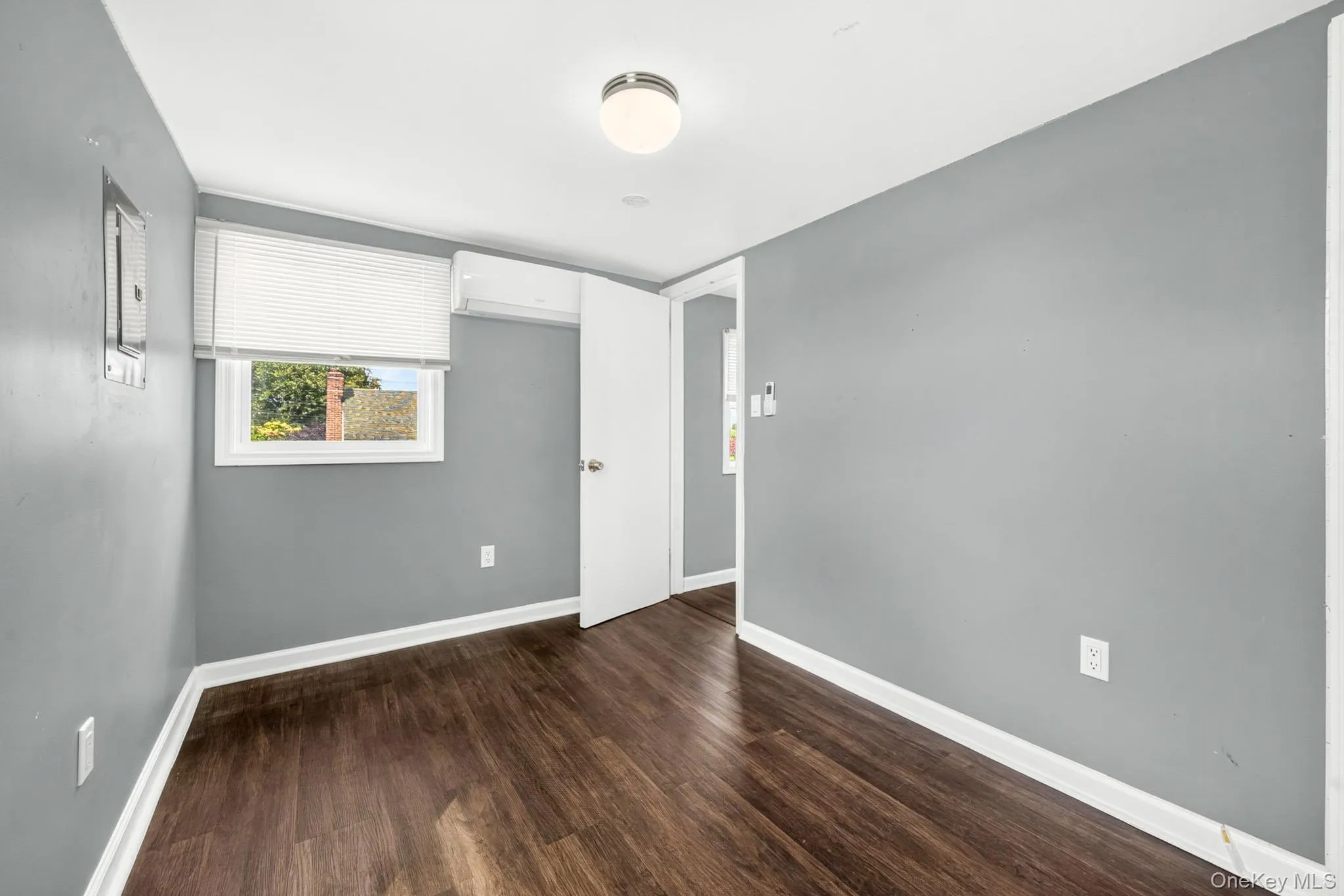 10 Park Court, Oyster Bay, NY, 4 Bedrooms Bedrooms, 7 Rooms Rooms,2 BathroomsBathrooms,Residential,For Rent,Park,0,1039758 10 Park Court, Oyster Bay, NY, 4 Bedrooms Bedrooms, 7 Rooms Rooms,2 BathroomsBathrooms,Residential,For Rent,Park,0,1039758
