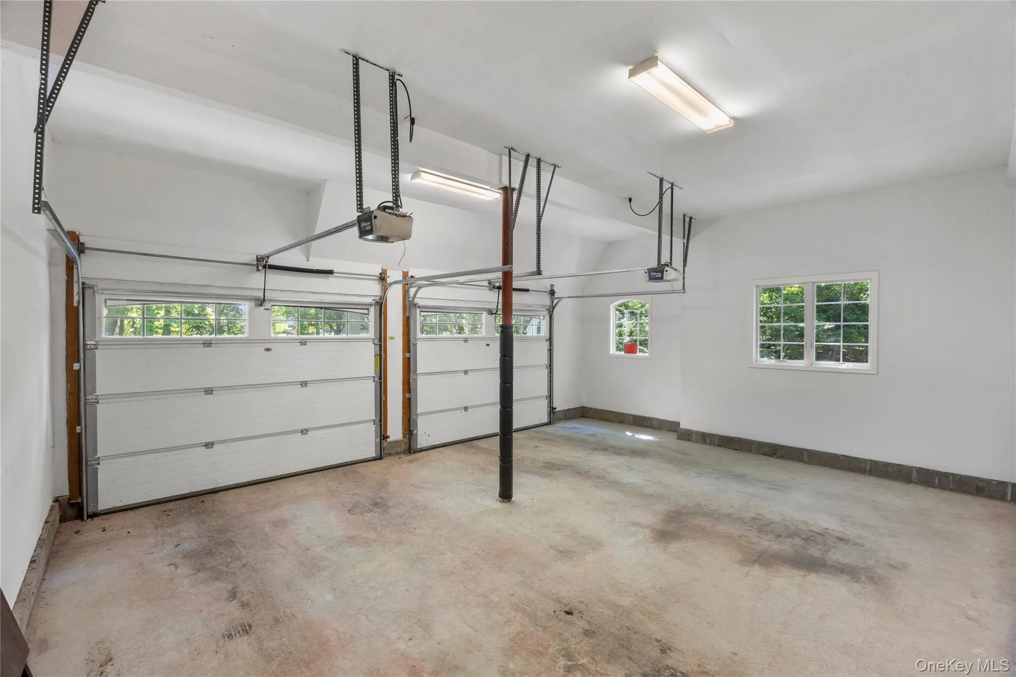 23 Cliff Road, Brookhaven, NY, 7 Bedrooms Bedrooms, 12 Rooms Rooms,5 BathroomsBathrooms,Residential,For Rent,Cliff,0,1039772 23 Cliff Road, Brookhaven, NY, 7 Bedrooms Bedrooms, 12 Rooms Rooms,5 BathroomsBathrooms,Residential,For Rent,Cliff,0,1039772