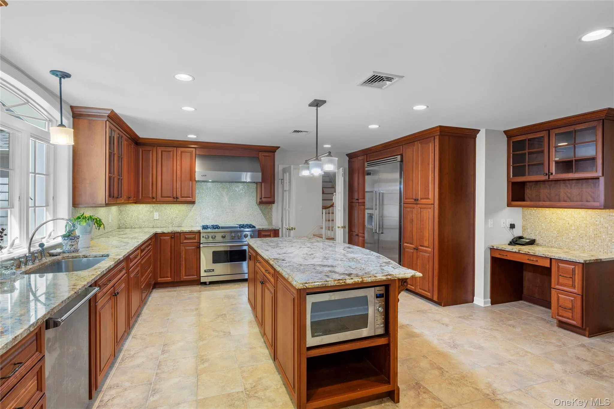 23 Cliff Road, Brookhaven, NY, 7 Bedrooms Bedrooms, 12 Rooms Rooms,5 BathroomsBathrooms,Residential,For Rent,Cliff,0,1039772 23 Cliff Road, Brookhaven, NY, 7 Bedrooms Bedrooms, 12 Rooms Rooms,5 BathroomsBathrooms,Residential,For Rent,Cliff,0,1039772