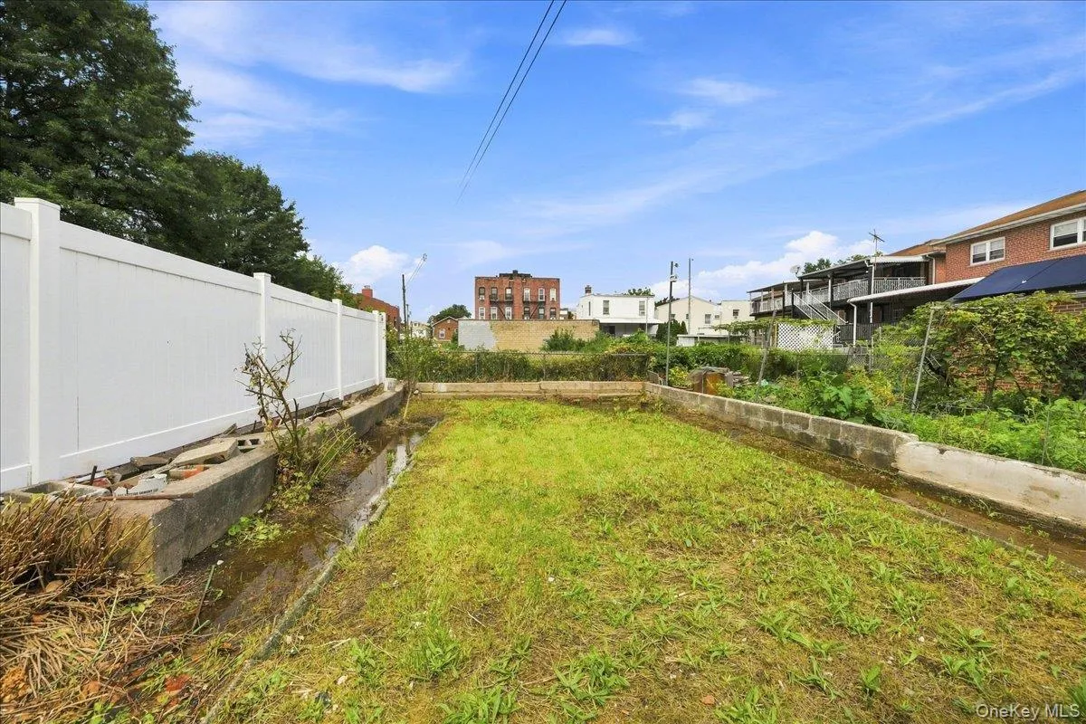 Large rear yard. Pool? Garden? How about both! Large rear yard. Pool? Garden? How about both!