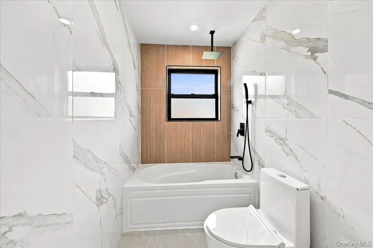 Full main bath on sleeping level Full main bath on sleeping level