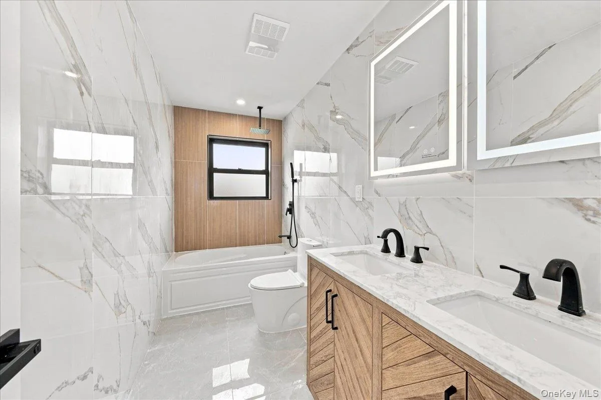 Spa-like full bath Spa-like full bath