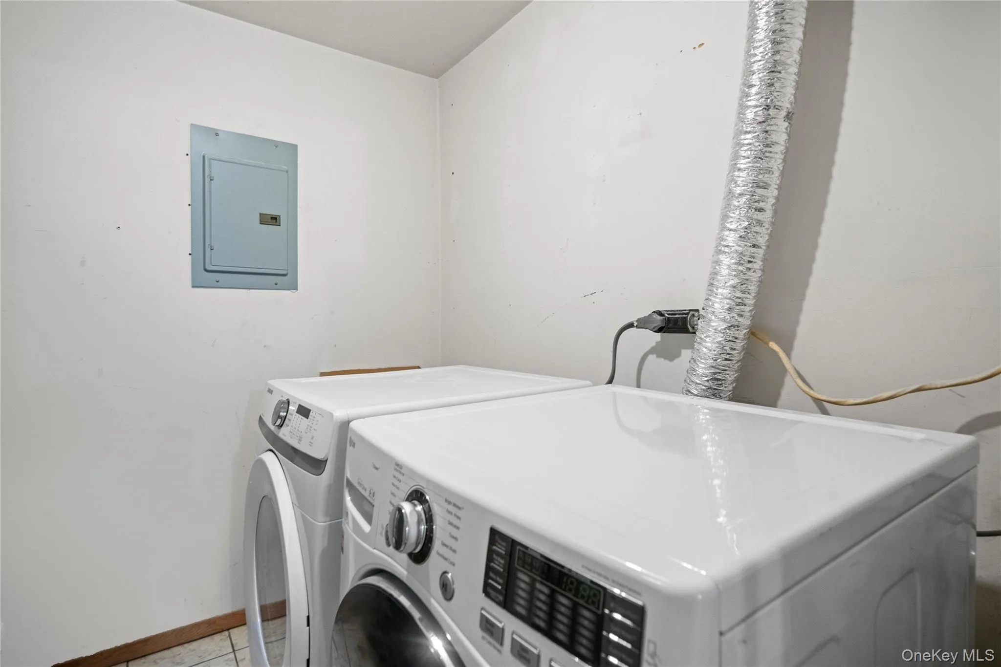 221 Sagamore Hills Drive, Brookhaven, NY, 1 Bedroom Bedrooms, 4 Rooms Rooms,1 BathroomBathrooms,Residential,For Rent,Sagamore Hills,0,1039776 221 Sagamore Hills Drive, Brookhaven, NY, 1 Bedroom Bedrooms, 4 Rooms Rooms,1 BathroomBathrooms,Residential,For Rent,Sagamore Hills,0,1039776
