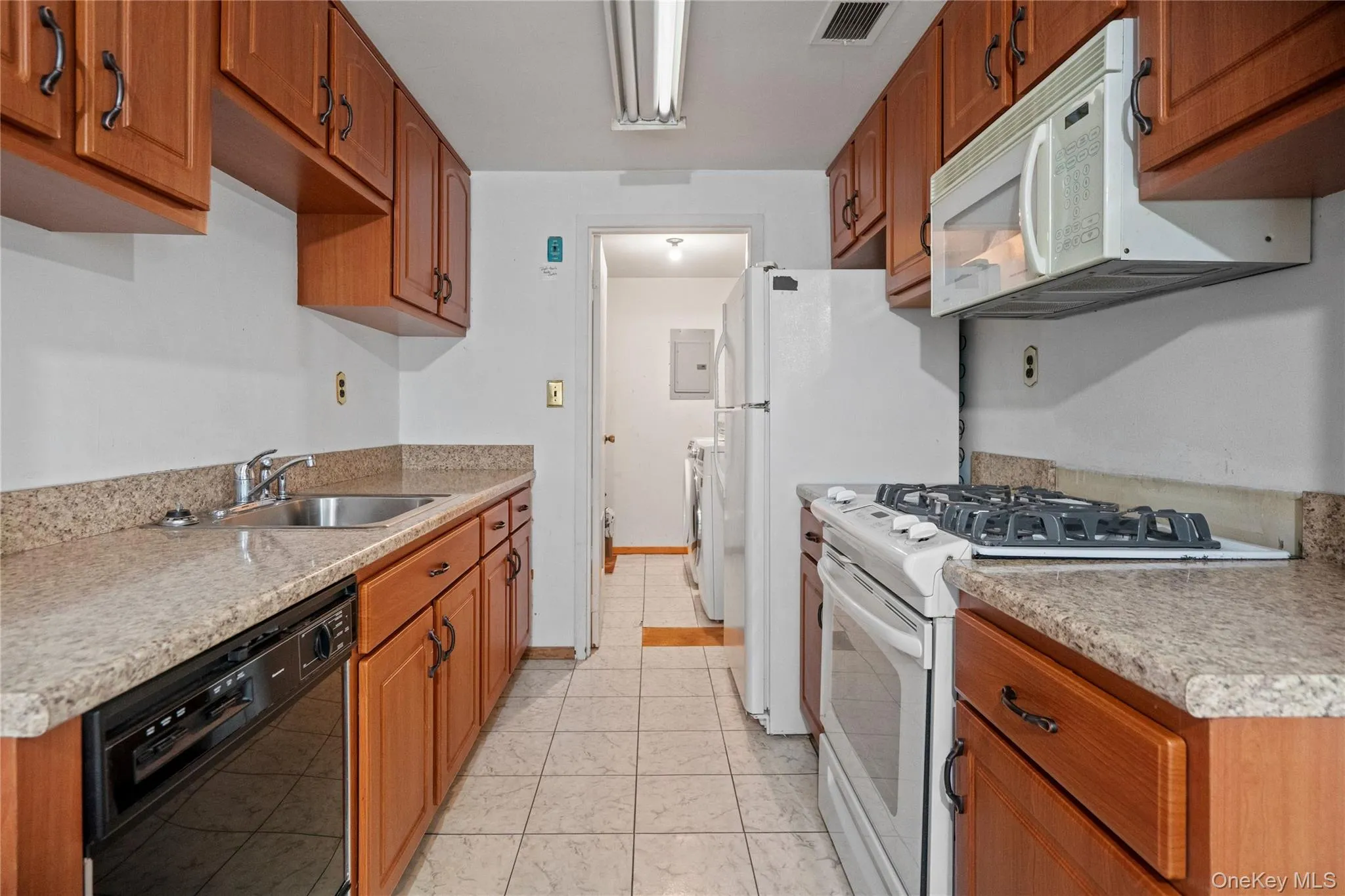 221 Sagamore Hills Drive, Brookhaven, NY, 1 Bedroom Bedrooms, 4 Rooms Rooms,1 BathroomBathrooms,Residential,For Rent,Sagamore Hills,0,1039776 221 Sagamore Hills Drive, Brookhaven, NY, 1 Bedroom Bedrooms, 4 Rooms Rooms,1 BathroomBathrooms,Residential,For Rent,Sagamore Hills,0,1039776