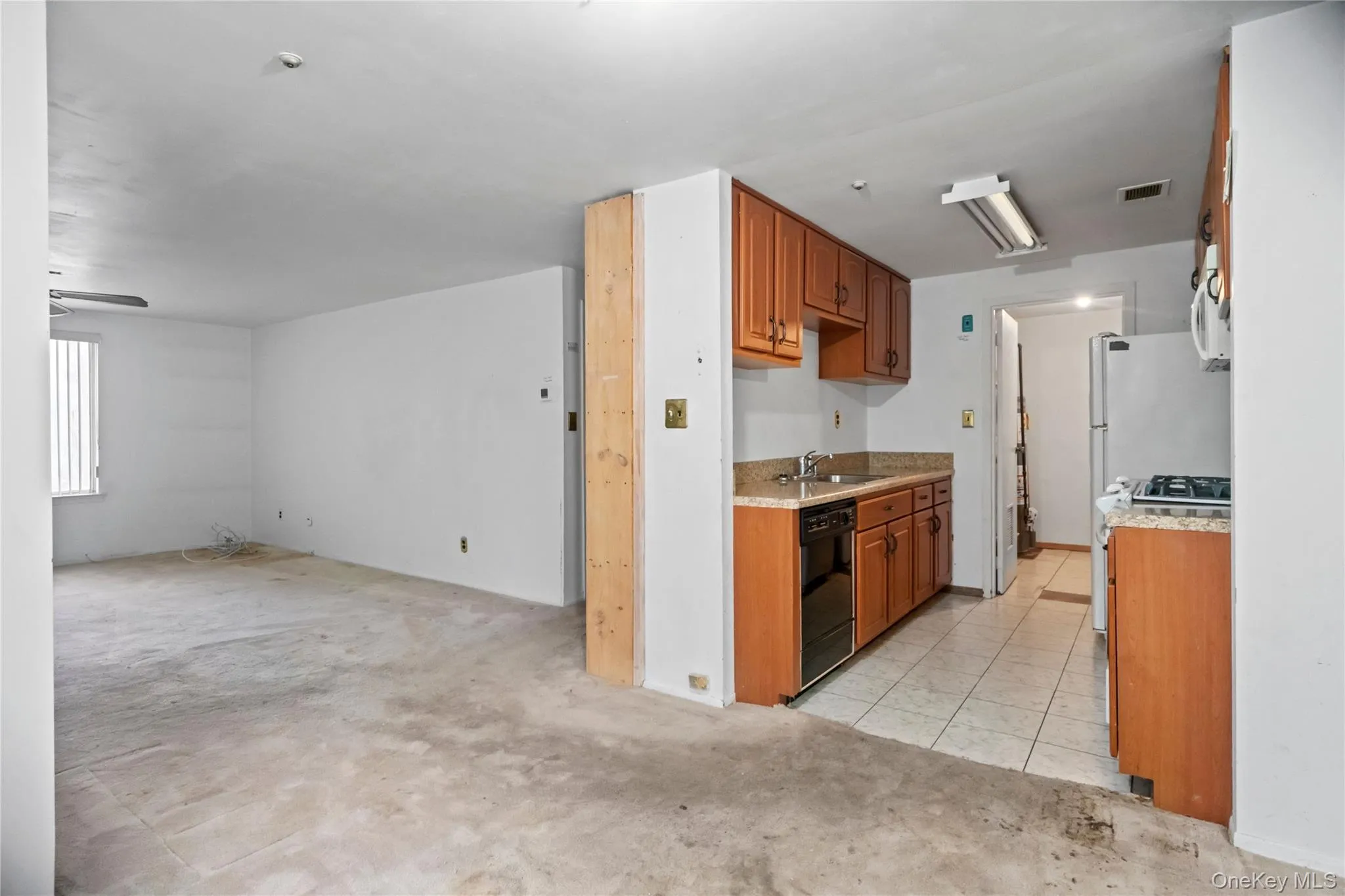 221 Sagamore Hills Drive, Brookhaven, NY, 1 Bedroom Bedrooms, 4 Rooms Rooms,1 BathroomBathrooms,Residential,For Rent,Sagamore Hills,0,1039776 221 Sagamore Hills Drive, Brookhaven, NY, 1 Bedroom Bedrooms, 4 Rooms Rooms,1 BathroomBathrooms,Residential,For Rent,Sagamore Hills,0,1039776