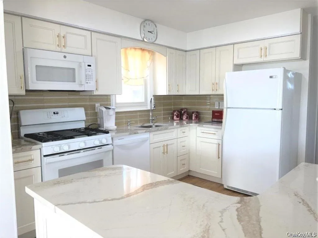 24 Virginia Avenue, Long Beach, NY, 2 Bedrooms Bedrooms, 4 Rooms Rooms,1 BathroomBathrooms,Residential Lease,For Rent,Virginia,0,1039780 24 Virginia Avenue, Long Beach, NY, 2 Bedrooms Bedrooms, 4 Rooms Rooms,1 BathroomBathrooms,Residential Lease,For Rent,Virginia,0,1039780