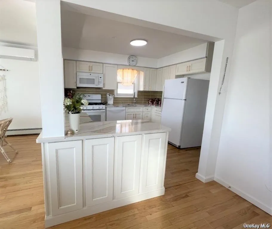 24 Virginia Avenue, Long Beach, NY, 2 Bedrooms Bedrooms, 4 Rooms Rooms,1 BathroomBathrooms,Residential Lease,For Rent,Virginia,0,1039780 24 Virginia Avenue, Long Beach, NY, 2 Bedrooms Bedrooms, 4 Rooms Rooms,1 BathroomBathrooms,Residential Lease,For Rent,Virginia,0,1039780