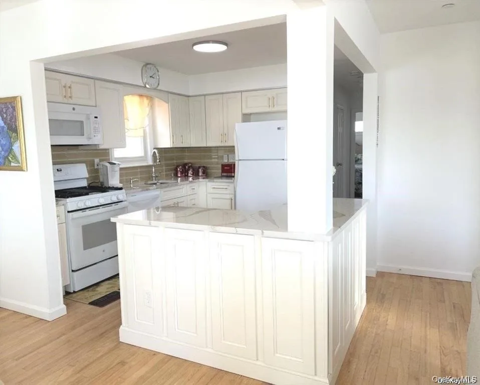 24 Virginia Avenue, Long Beach, NY, 2 Bedrooms Bedrooms, 4 Rooms Rooms,1 BathroomBathrooms,Residential Lease,For Rent,Virginia,0,1039780 24 Virginia Avenue, Long Beach, NY, 2 Bedrooms Bedrooms, 4 Rooms Rooms,1 BathroomBathrooms,Residential Lease,For Rent,Virginia,0,1039780