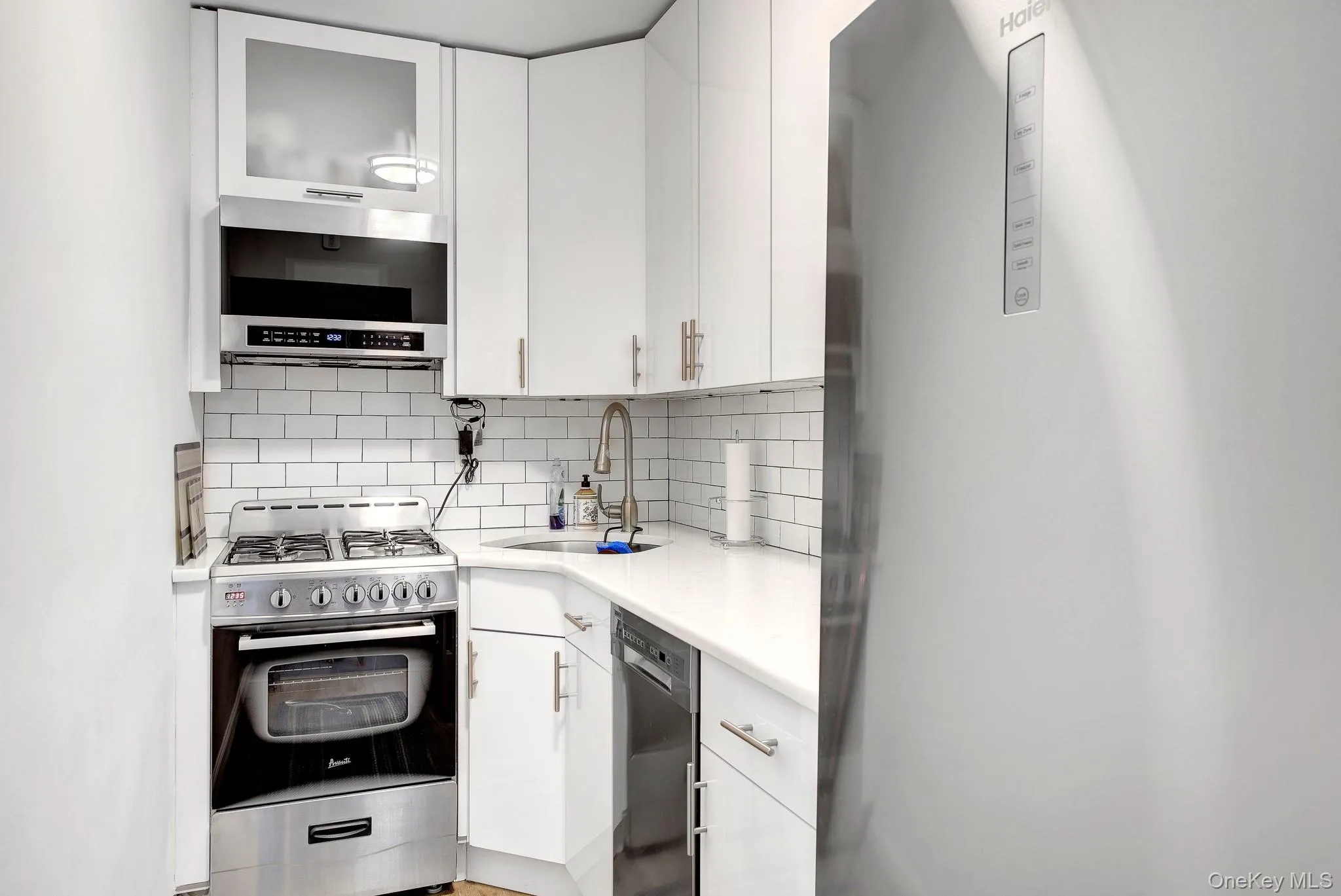 54-40 Little Neck Parkway, New York, NY, 1 Bedroom Bedrooms, 3 Rooms Rooms,1 BathroomBathrooms,Residential,For Rent,Little Neck,0,1039783 54-40 Little Neck Parkway, New York, NY, 1 Bedroom Bedrooms, 3 Rooms Rooms,1 BathroomBathrooms,Residential,For Rent,Little Neck,0,1039783