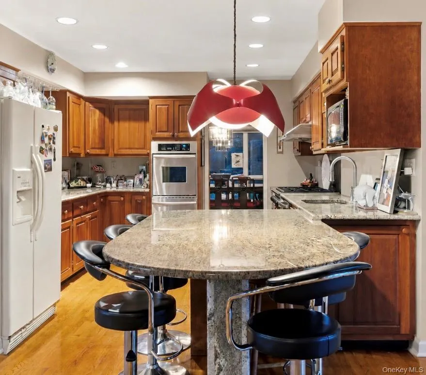 Eat in Kitchen Eat in Kitchen