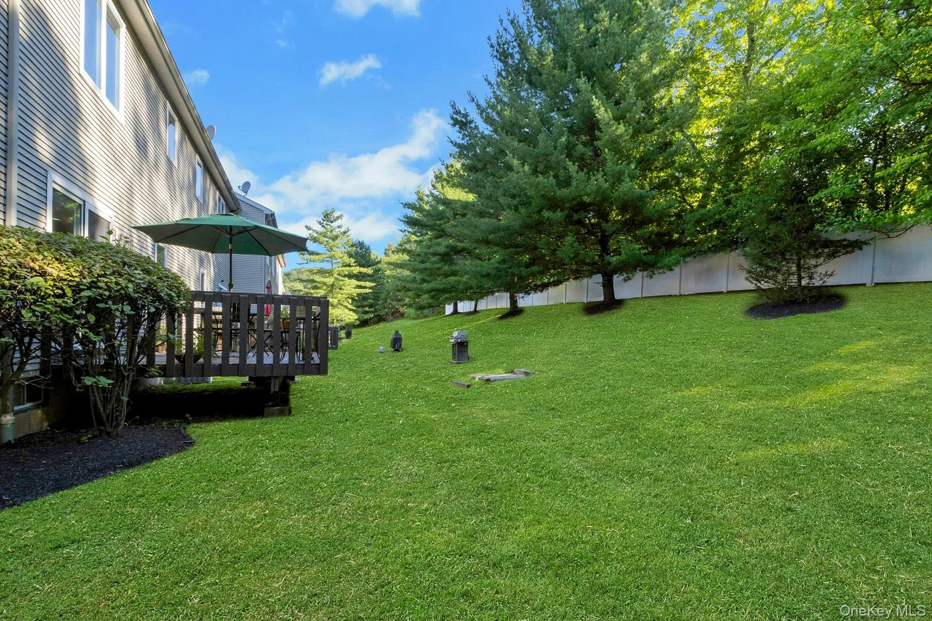 End Unit, Backyard! End Unit, Backyard!