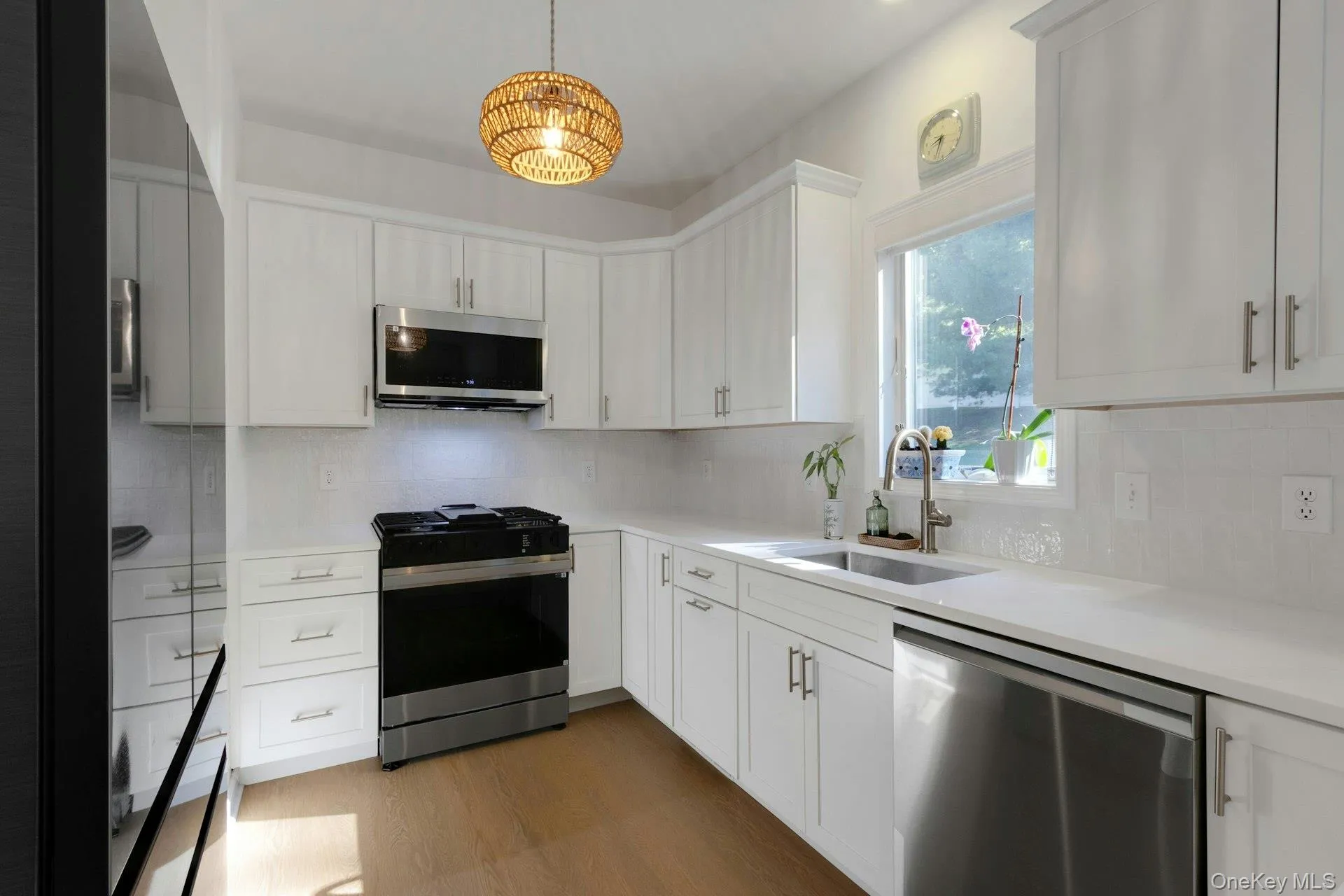 Fully Renovated Eat in Kitchen Fully Renovated Eat in Kitchen