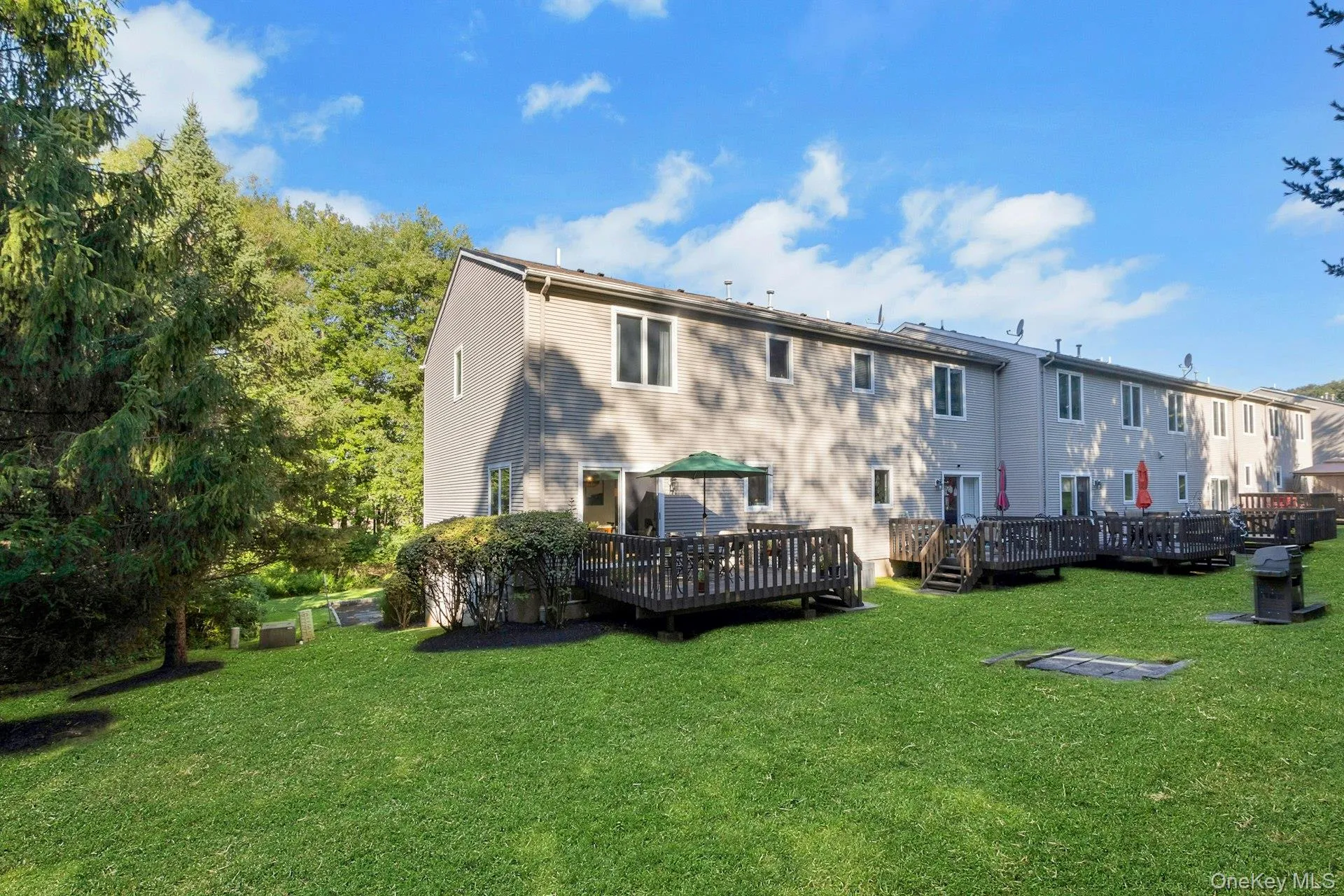 End Unit, Backyard! End Unit, Backyard!