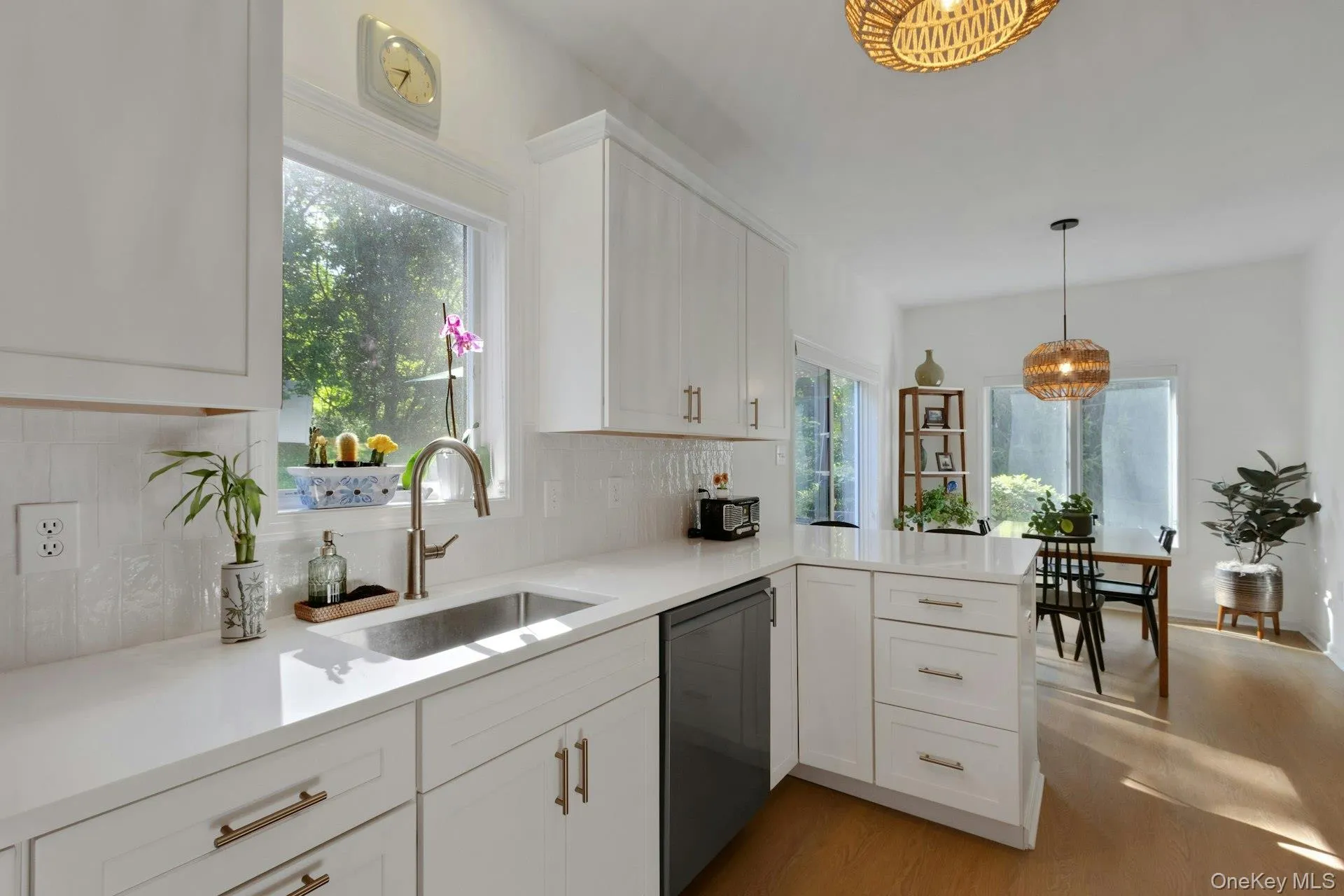 Fully Renovated Eat in Kitchen Fully Renovated Eat in Kitchen