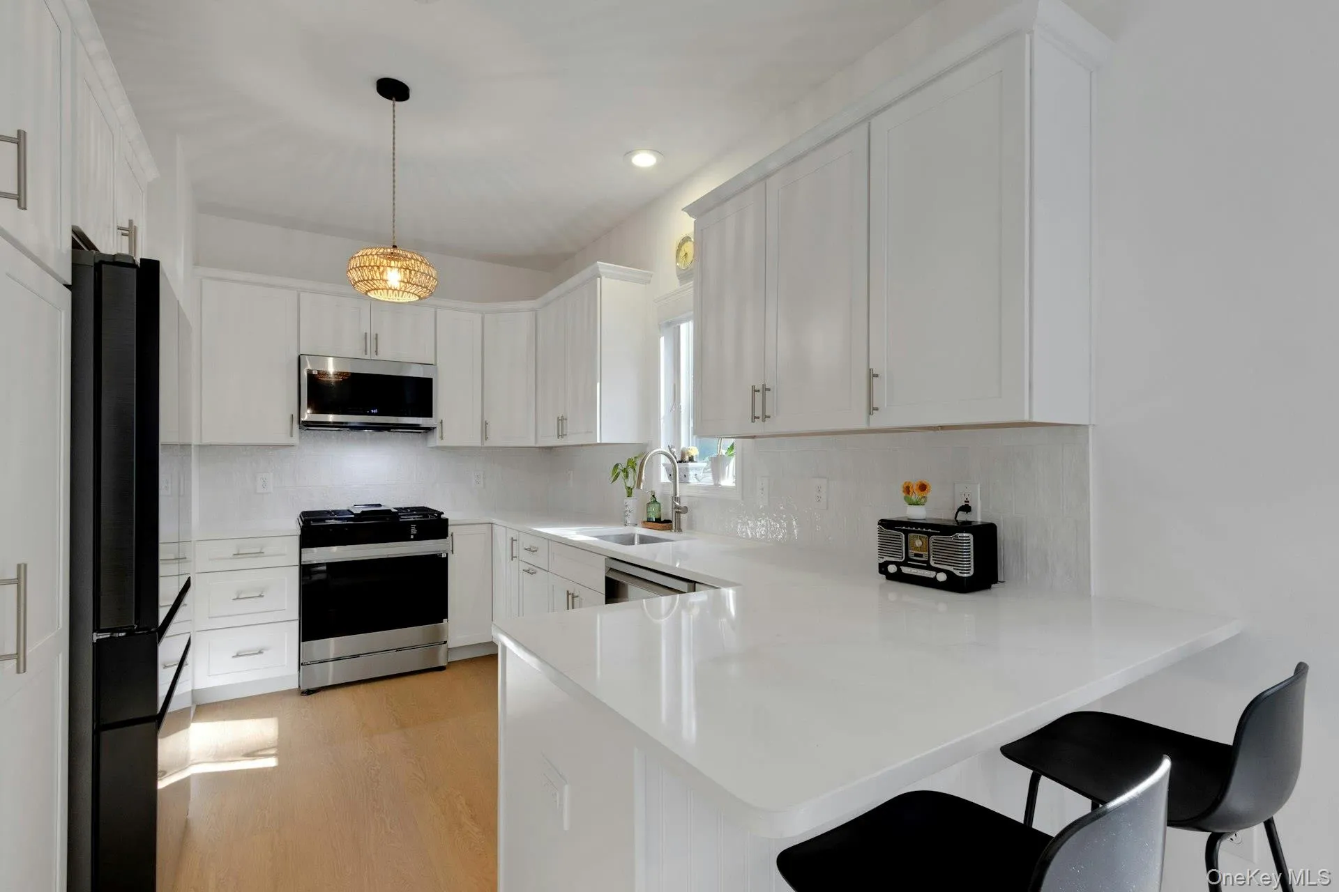 Fully Renovated Eat in Kitchen Fully Renovated Eat in Kitchen