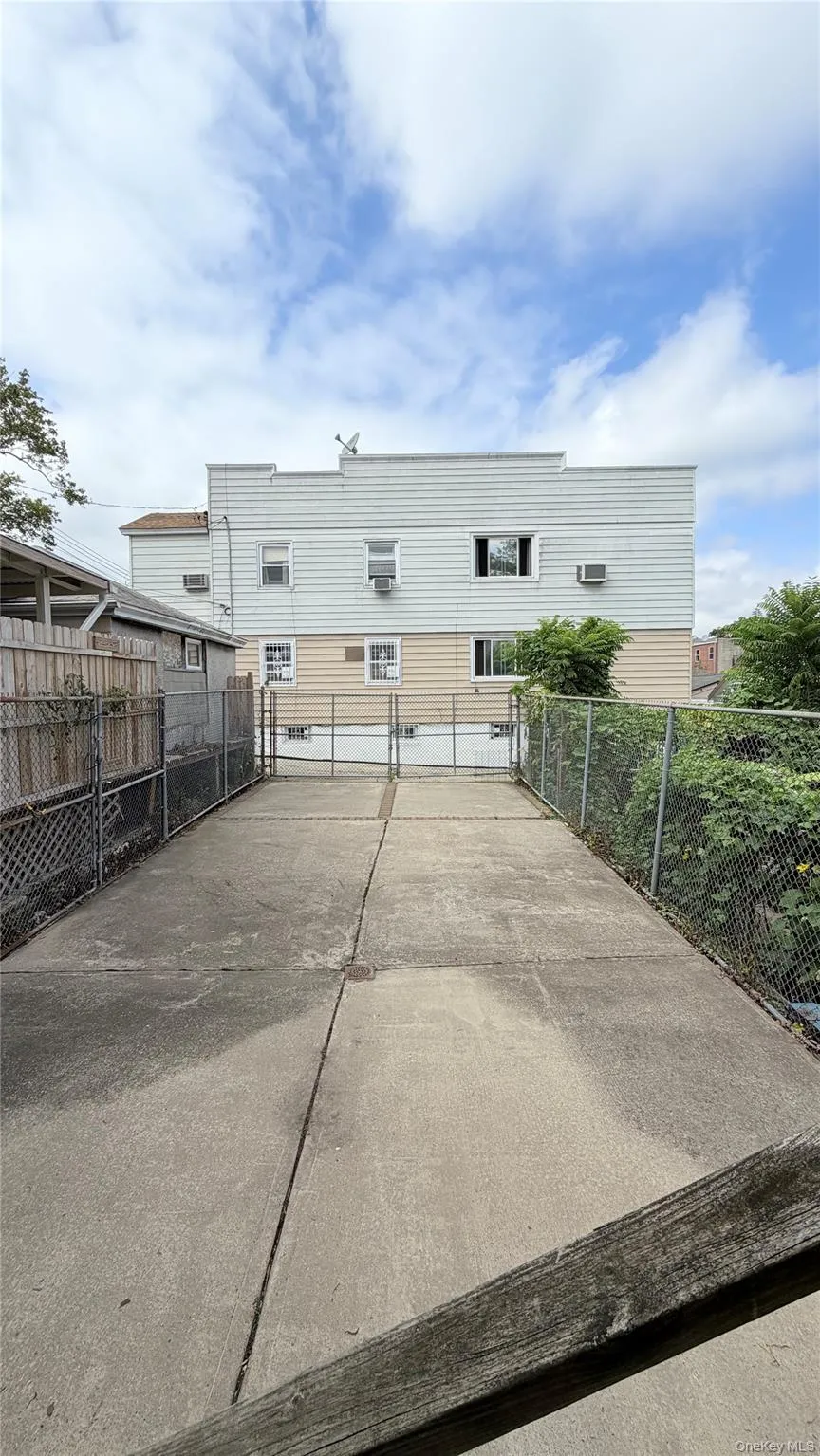 77-03 95th Avenue, New York, NY, 3 Bedrooms Bedrooms, 6 Rooms Rooms,1 BathroomBathrooms,Residential,For Rent,95th,0,1039806 77-03 95th Avenue, New York, NY, 3 Bedrooms Bedrooms, 6 Rooms Rooms,1 BathroomBathrooms,Residential,For Rent,95th,0,1039806