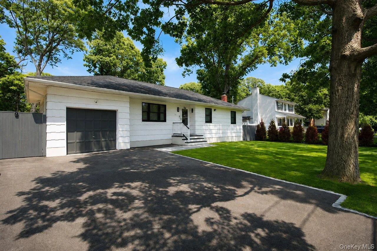 35 Moriches Avenue, Brookhaven, NY, 4 Bedrooms Bedrooms, 4 Rooms Rooms,2 BathroomsBathrooms,Residential,For Rent,Moriches,0,1039808 35 Moriches Avenue, Brookhaven, NY, 4 Bedrooms Bedrooms, 4 Rooms Rooms,2 BathroomsBathrooms,Residential,For Rent,Moriches,0,1039808