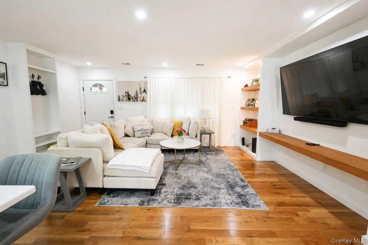 35 Moriches Avenue, Brookhaven, NY, 4 Bedrooms Bedrooms, 4 Rooms Rooms,2 BathroomsBathrooms,Residential,For Rent,Moriches,0,1039808 35 Moriches Avenue, Brookhaven, NY, 4 Bedrooms Bedrooms, 4 Rooms Rooms,2 BathroomsBathrooms,Residential,For Rent,Moriches,0,1039808