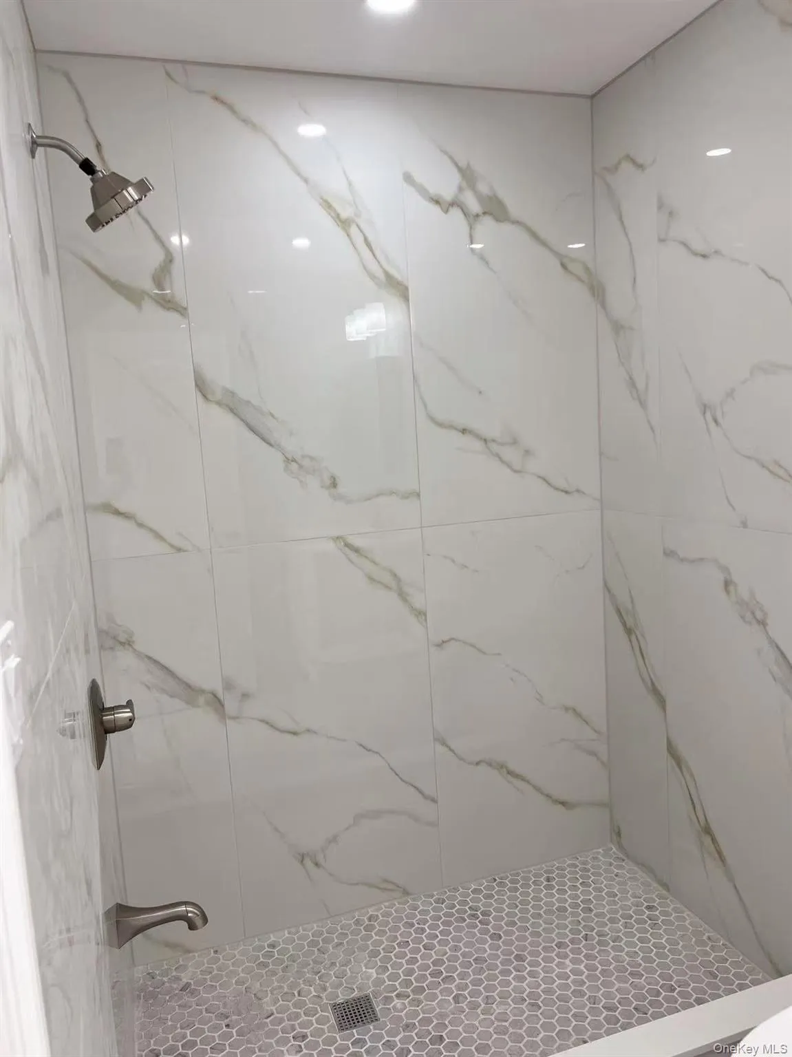 1110 Cypress Avenue, New York, NY, 2 Bedrooms Bedrooms, 4 Rooms Rooms,1 BathroomBathrooms,Residential Lease,For Rent,Cypress,0,1039814 1110 Cypress Avenue, New York, NY, 2 Bedrooms Bedrooms, 4 Rooms Rooms,1 BathroomBathrooms,Residential Lease,For Rent,Cypress,0,1039814