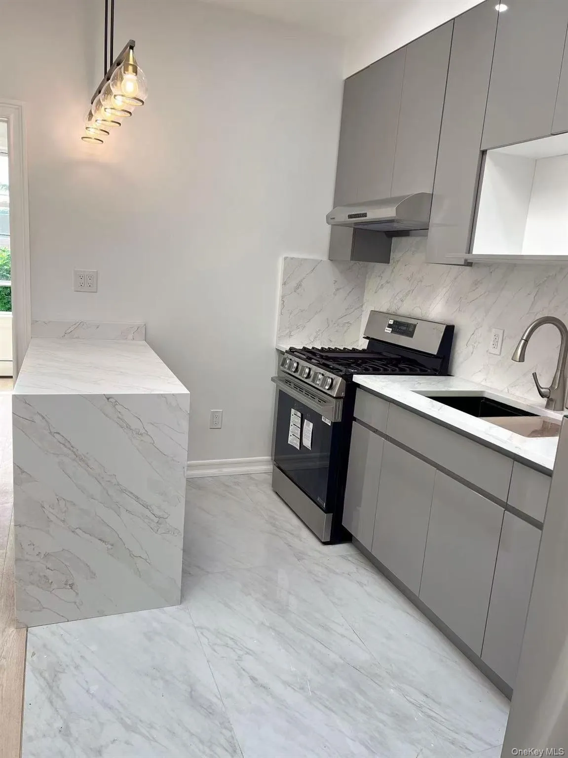 1110 Cypress Avenue, New York, NY, 2 Bedrooms Bedrooms, 4 Rooms Rooms,1 BathroomBathrooms,Residential Lease,For Rent,Cypress,0,1039814 1110 Cypress Avenue, New York, NY, 2 Bedrooms Bedrooms, 4 Rooms Rooms,1 BathroomBathrooms,Residential Lease,For Rent,Cypress,0,1039814