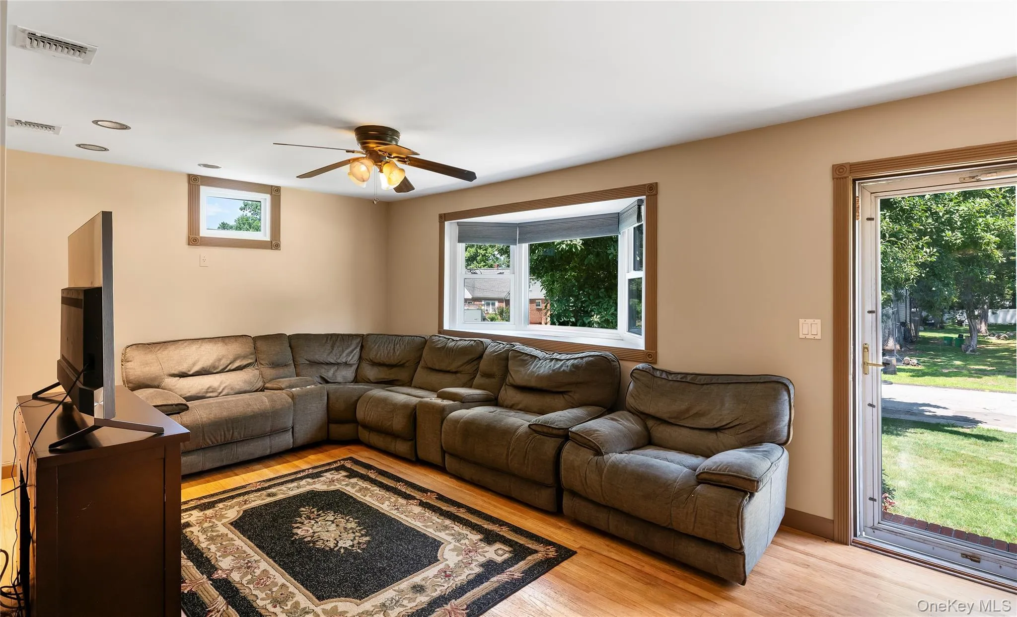 5 Nelson Place, Clarkstown, NY, 3 Bedrooms Bedrooms, 10 Rooms Rooms,2 BathroomsBathrooms,Residential,For Rent,Nelson,0,1039815 5 Nelson Place, Clarkstown, NY, 3 Bedrooms Bedrooms, 10 Rooms Rooms,2 BathroomsBathrooms,Residential,For Rent,Nelson,0,1039815