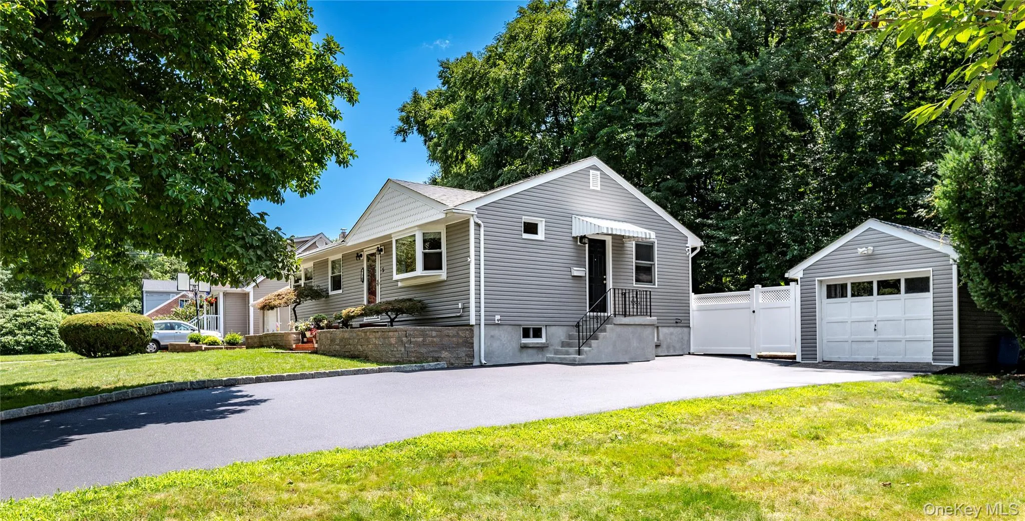 5 Nelson Place, Clarkstown, NY, 3 Bedrooms Bedrooms, 10 Rooms Rooms,2 BathroomsBathrooms,Residential,For Rent,Nelson,0,1039815 5 Nelson Place, Clarkstown, NY, 3 Bedrooms Bedrooms, 10 Rooms Rooms,2 BathroomsBathrooms,Residential,For Rent,Nelson,0,1039815