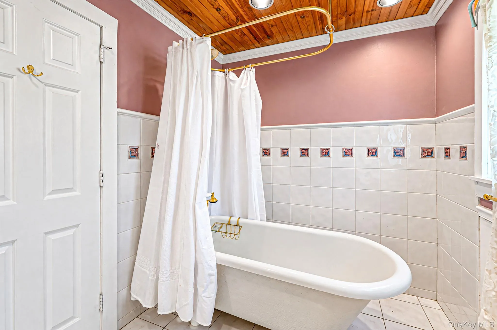 23 Colonial Drive, Smithtown, NY, 5 Bedrooms Bedrooms, 13 Rooms Rooms,4 BathroomsBathrooms,Residential,For Rent,Colonial,0,1039816 23 Colonial Drive, Smithtown, NY, 5 Bedrooms Bedrooms, 13 Rooms Rooms,4 BathroomsBathrooms,Residential,For Rent,Colonial,0,1039816