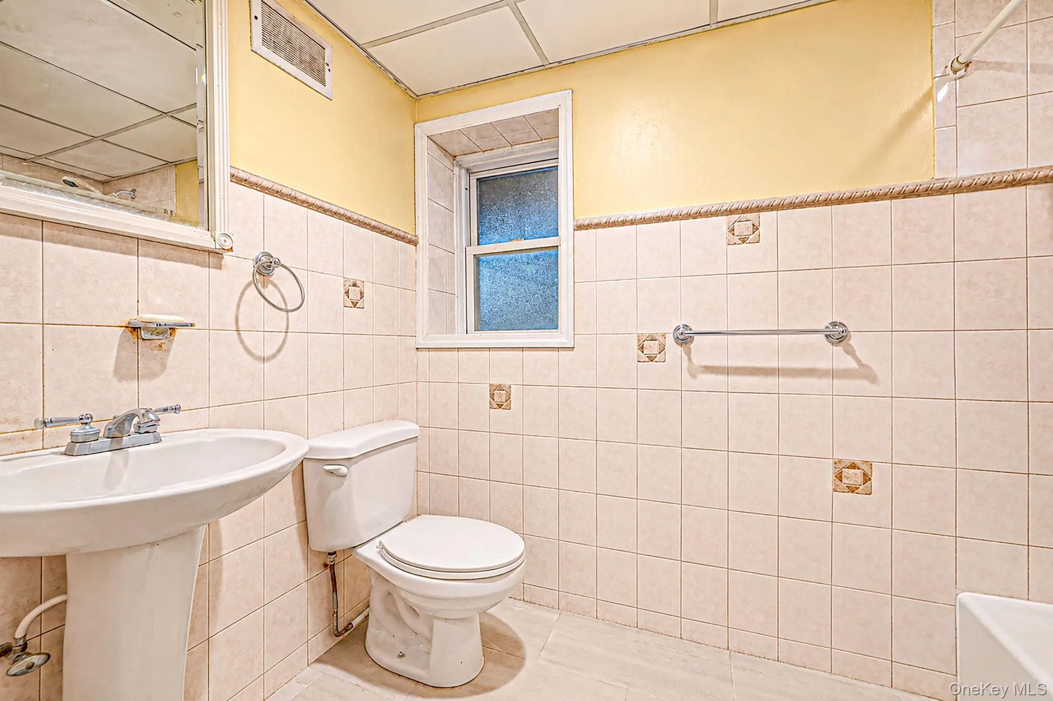 23 Colonial Drive, Smithtown, NY, 5 Bedrooms Bedrooms, 13 Rooms Rooms,4 BathroomsBathrooms,Residential,For Rent,Colonial,0,1039816 23 Colonial Drive, Smithtown, NY, 5 Bedrooms Bedrooms, 13 Rooms Rooms,4 BathroomsBathrooms,Residential,For Rent,Colonial,0,1039816