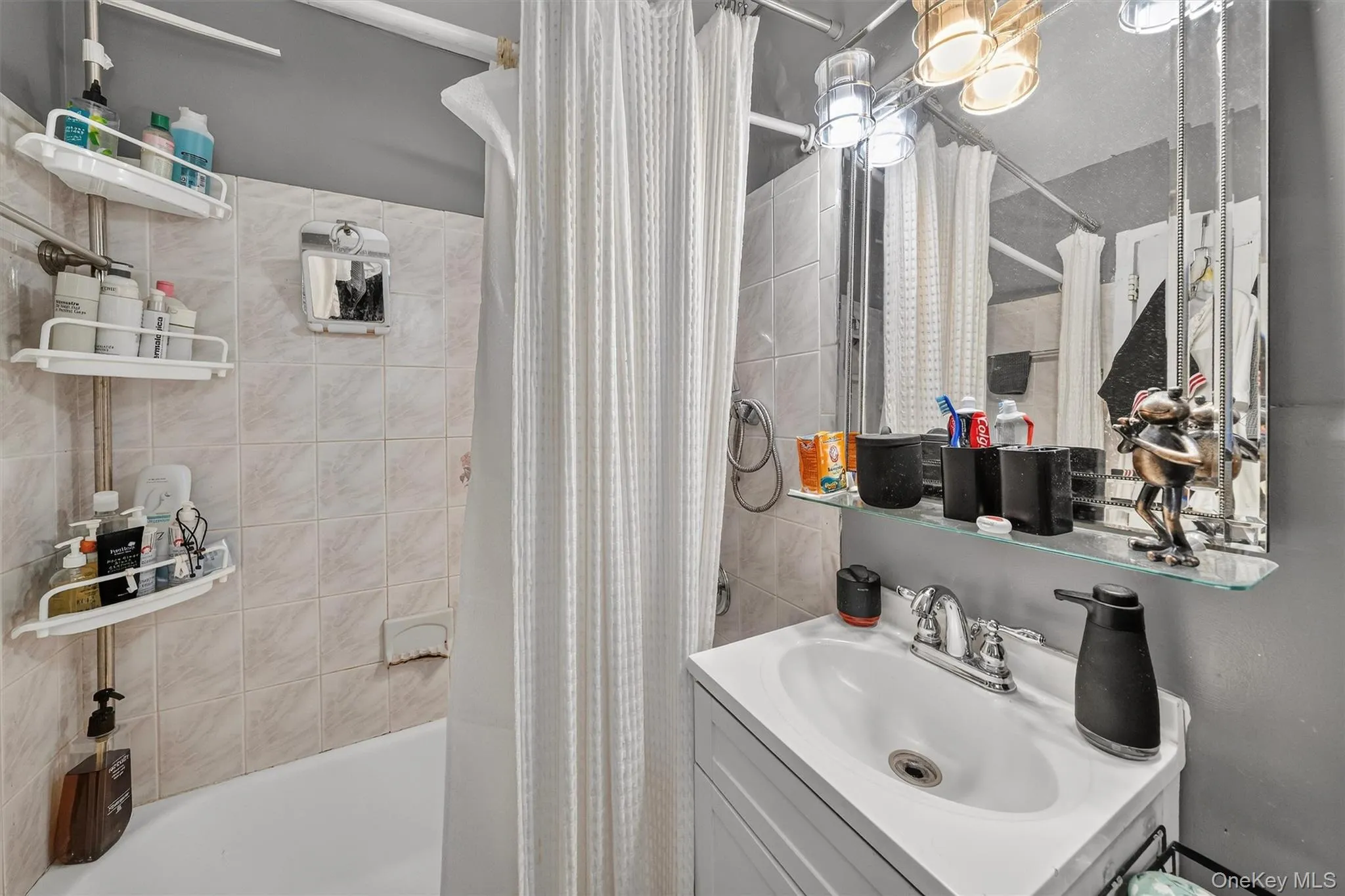280 Collins Avenue, Mount Vernon, NY, 3 Bedrooms Bedrooms, 5 Rooms Rooms,2 BathroomsBathrooms,Residential,For Rent,Collins,0,1039817 280 Collins Avenue, Mount Vernon, NY, 3 Bedrooms Bedrooms, 5 Rooms Rooms,2 BathroomsBathrooms,Residential,For Rent,Collins,0,1039817
