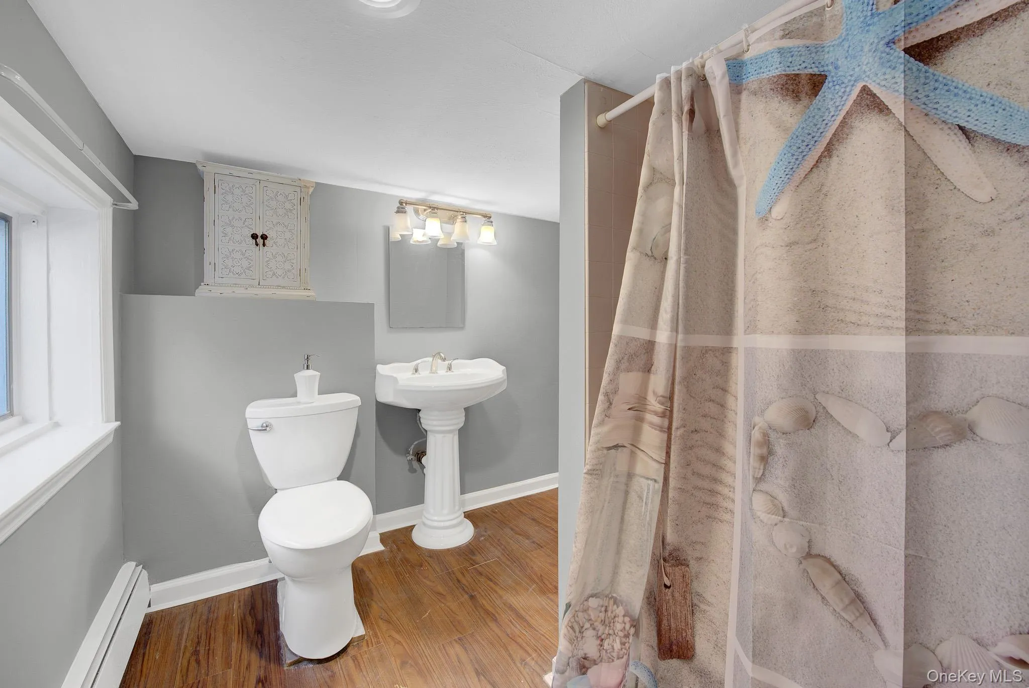76 Suffolk Road, Hempstead, NY, 2 Bedrooms Bedrooms, 5 Rooms Rooms,2 BathroomsBathrooms,Residential,For Rent,Suffolk,0,1039818 76 Suffolk Road, Hempstead, NY, 2 Bedrooms Bedrooms, 5 Rooms Rooms,2 BathroomsBathrooms,Residential,For Rent,Suffolk,0,1039818