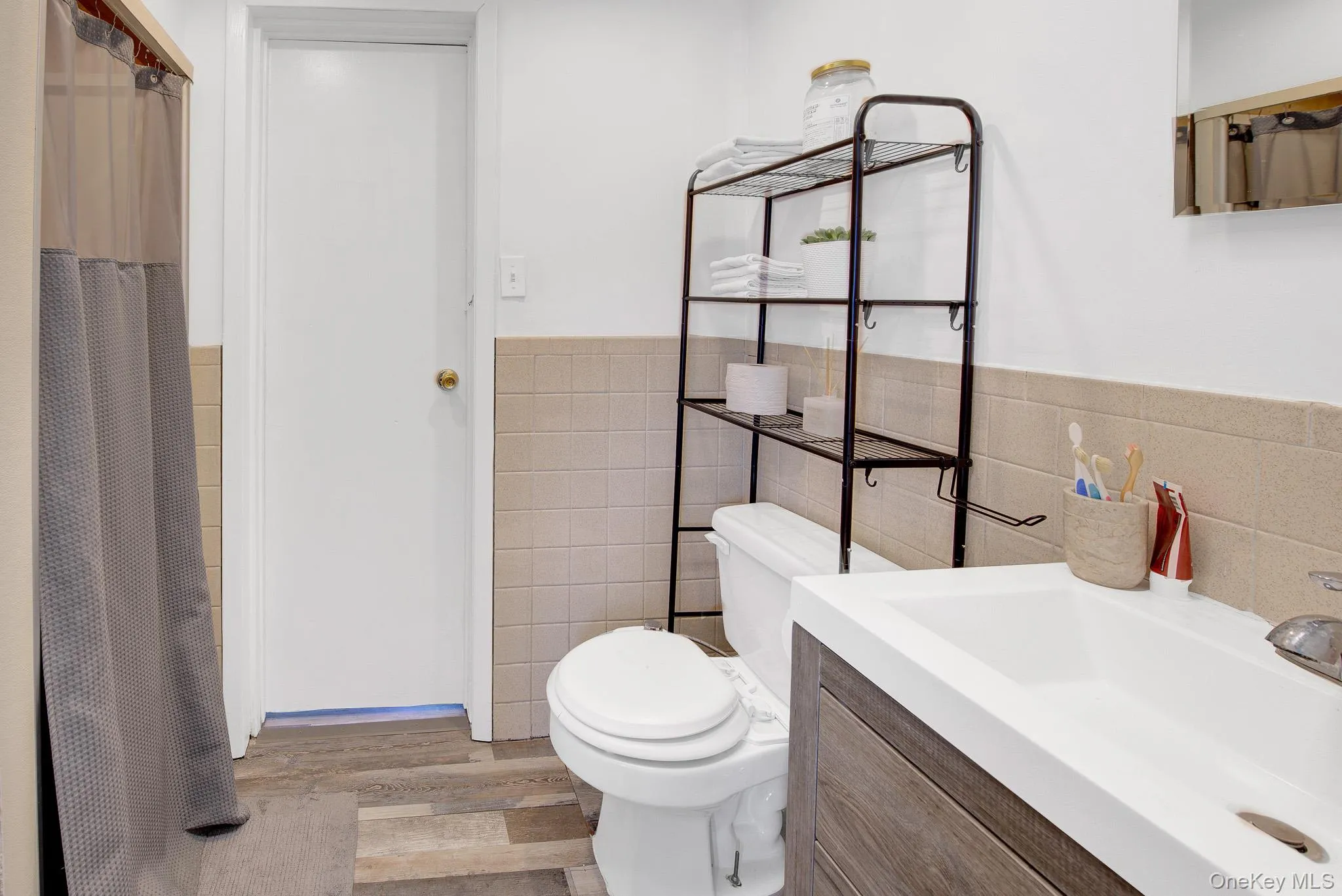 76 Suffolk Road, Hempstead, NY, 2 Bedrooms Bedrooms, 5 Rooms Rooms,2 BathroomsBathrooms,Residential,For Rent,Suffolk,0,1039818 76 Suffolk Road, Hempstead, NY, 2 Bedrooms Bedrooms, 5 Rooms Rooms,2 BathroomsBathrooms,Residential,For Rent,Suffolk,0,1039818