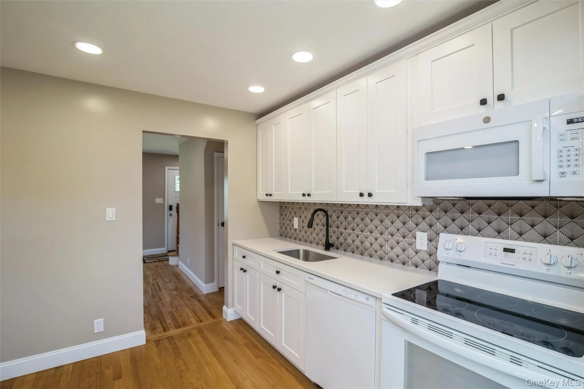 216 Hawthorne Street, Oyster Bay, NY, 4 Bedrooms Bedrooms, 7 Rooms Rooms,2 BathroomsBathrooms,Residential,For Rent,Hawthorne,0,1039823 216 Hawthorne Street, Oyster Bay, NY, 4 Bedrooms Bedrooms, 7 Rooms Rooms,2 BathroomsBathrooms,Residential,For Rent,Hawthorne,0,1039823